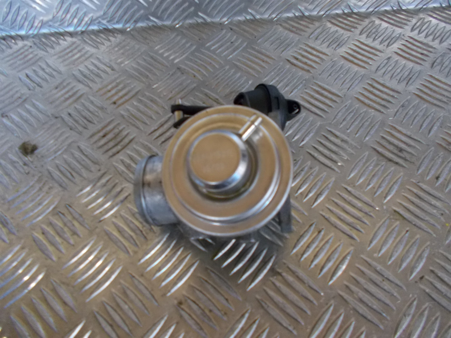 VW Lupo 6E/6X Egr Ventil Med OEM Nr. 038129637 Fra VW Ophugger