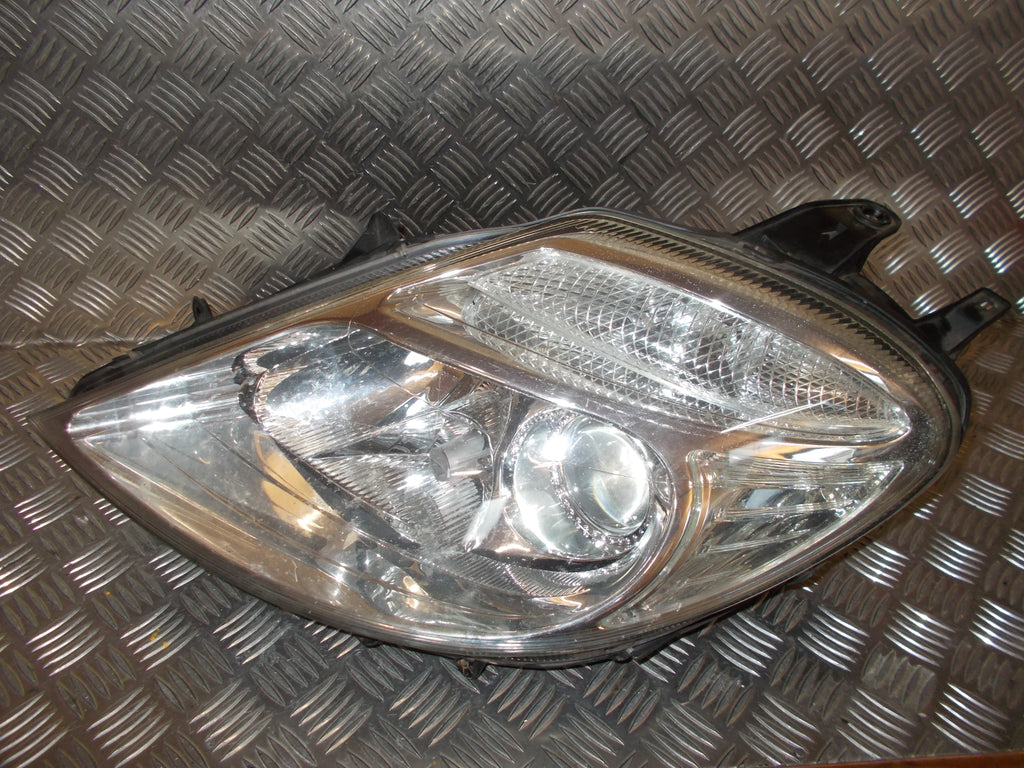 Citroen C8 Forlygte Med OEM Nr. 1494316080 Fra Citroen Ophugger