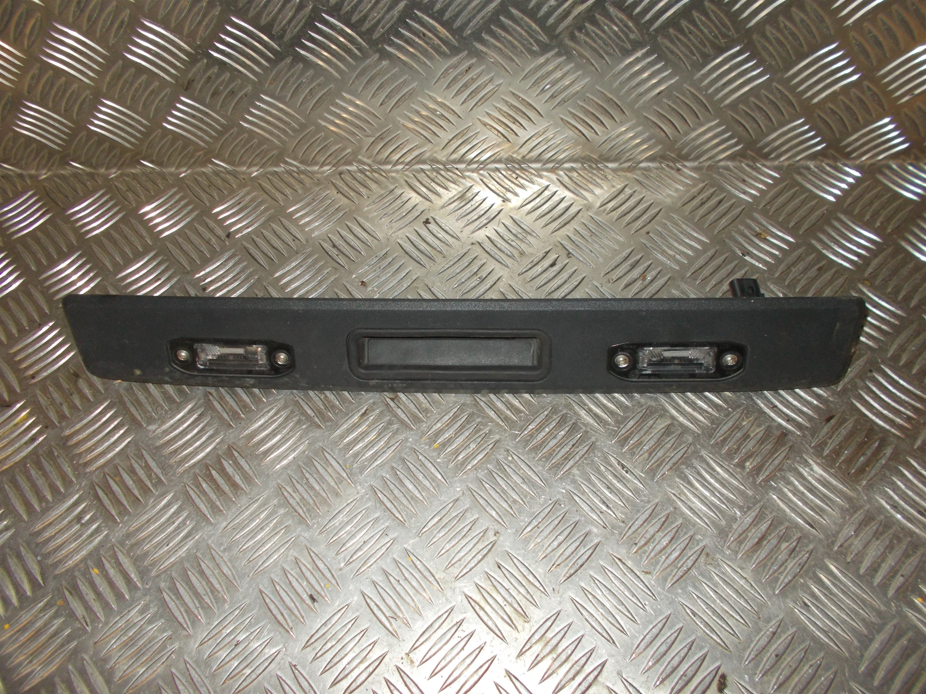 Volvo V70 Nummerpladelygte Med OEM Nr. 31301162 Fra Volvo Ophugger