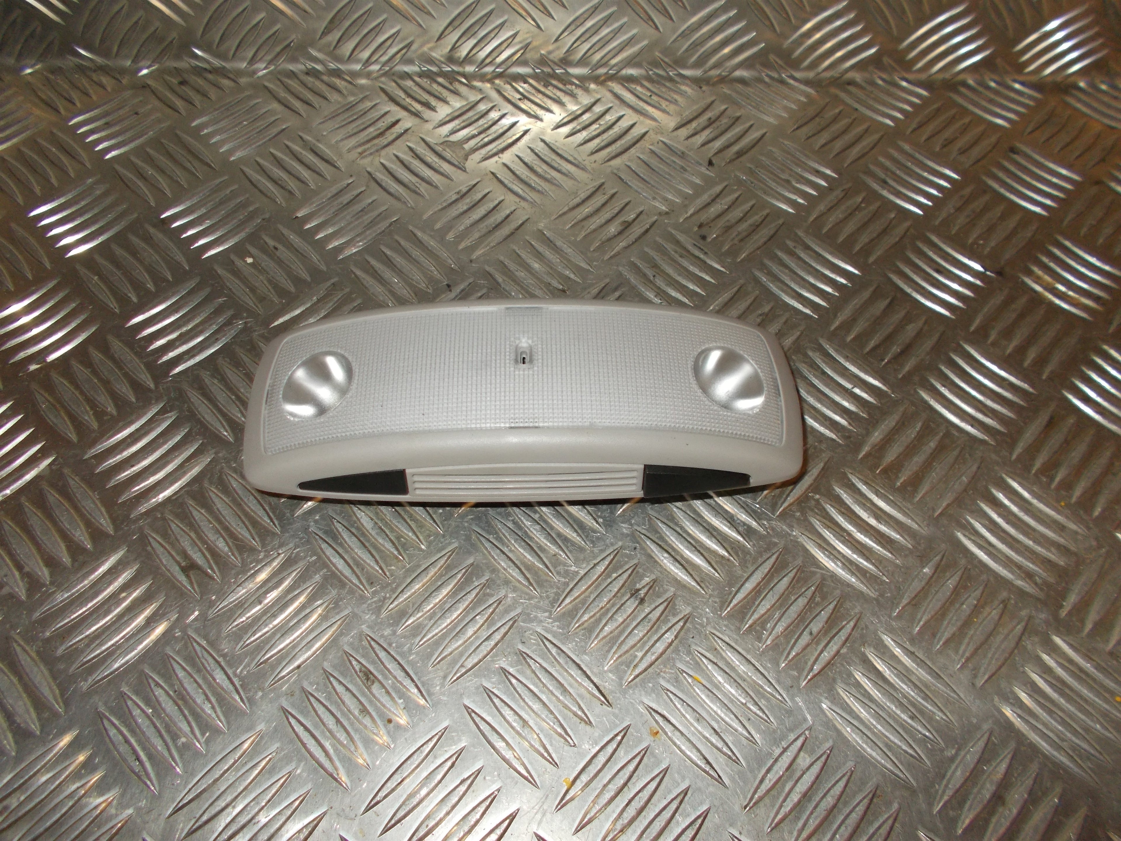 Volvo V70 Loftslys Med OEM Nr. 31419000 Fra Volvo Ophugger