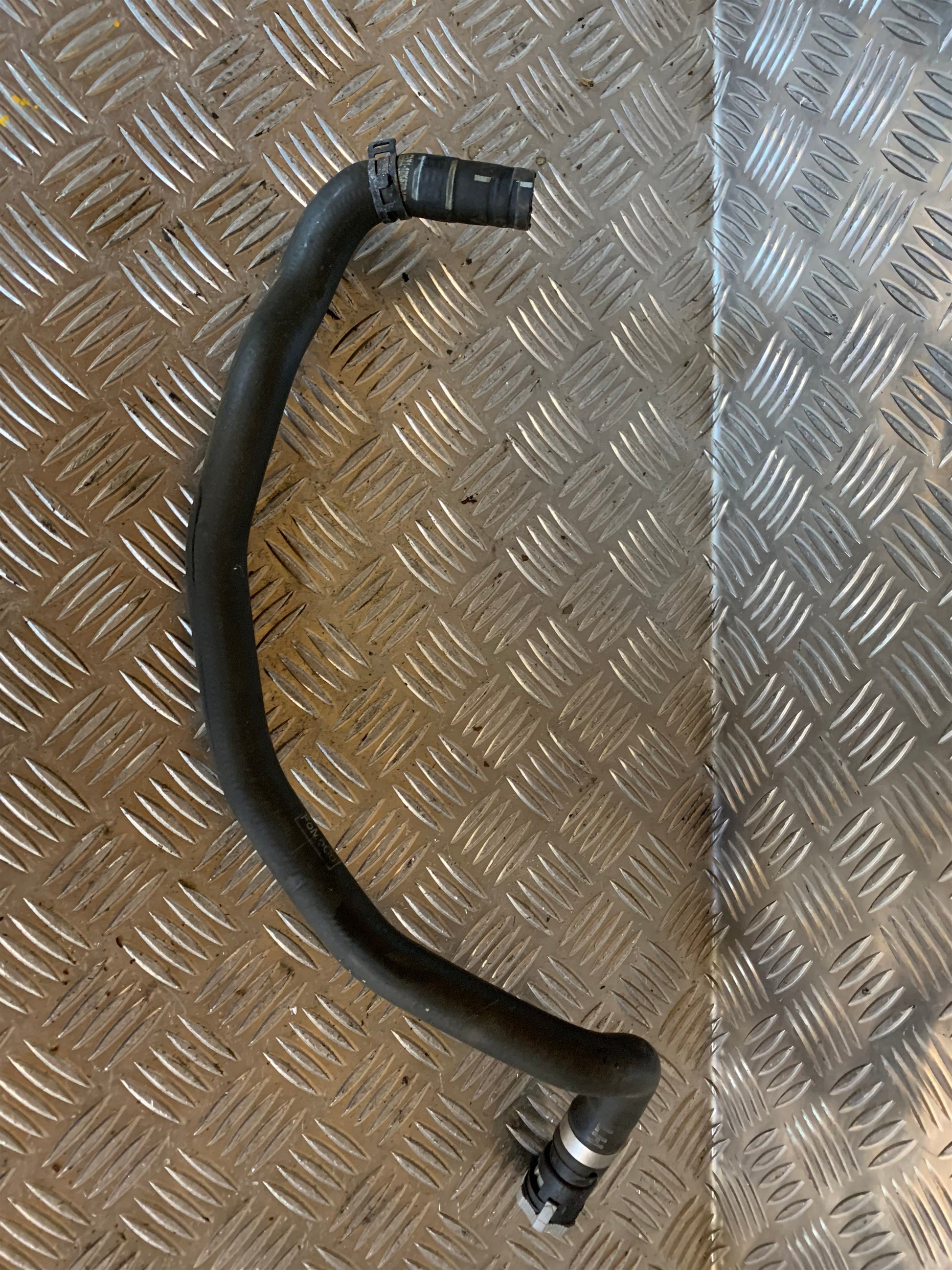 Ford C‑Max 2 Køler Slanger Med OEM Nr. CV6118K579VD Fra Ford Ophugger