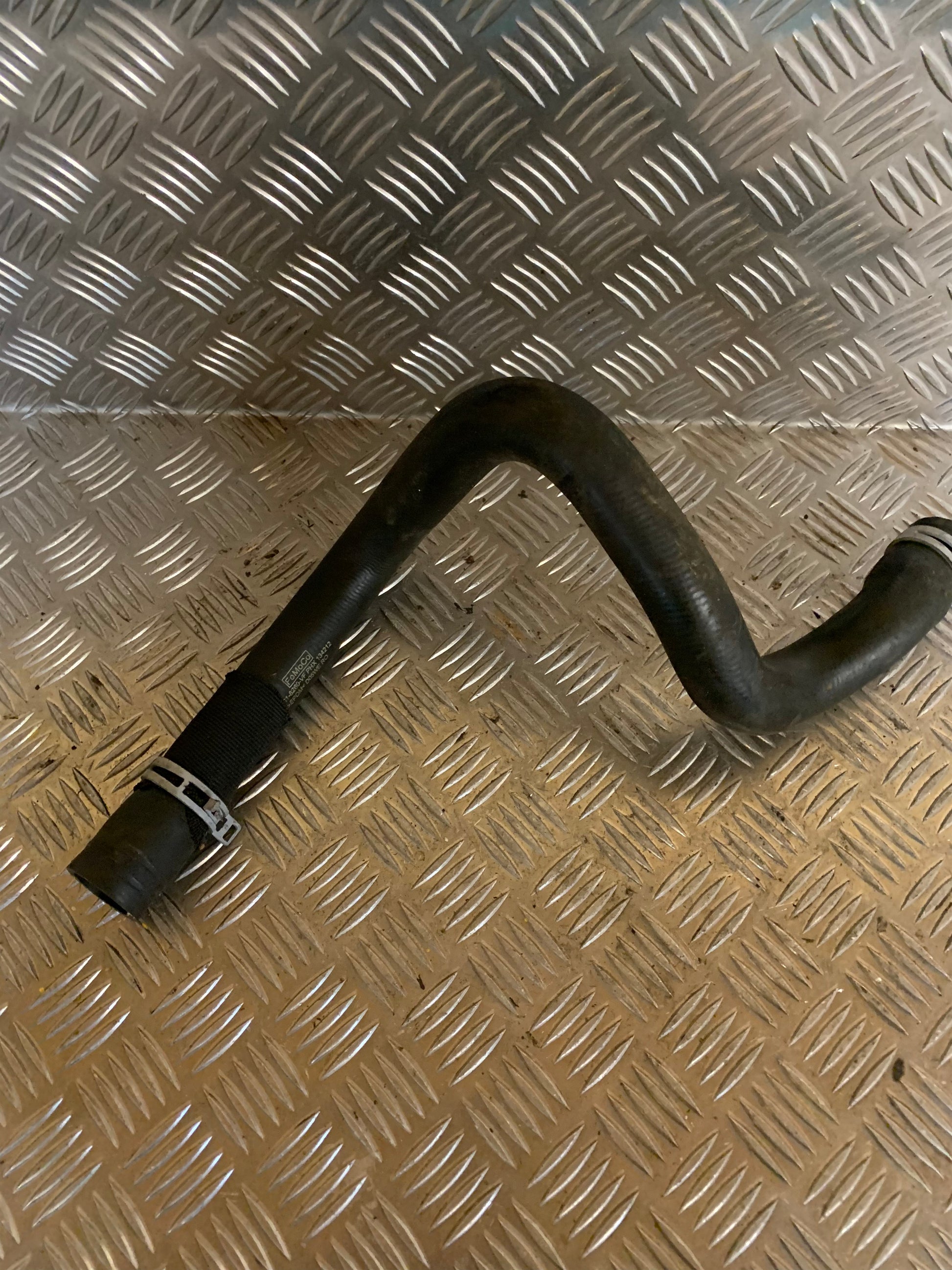 Ford C‑Max 2 Køler Slanger Med OEM Nr. CV618260VF Fra Ford Ophugger