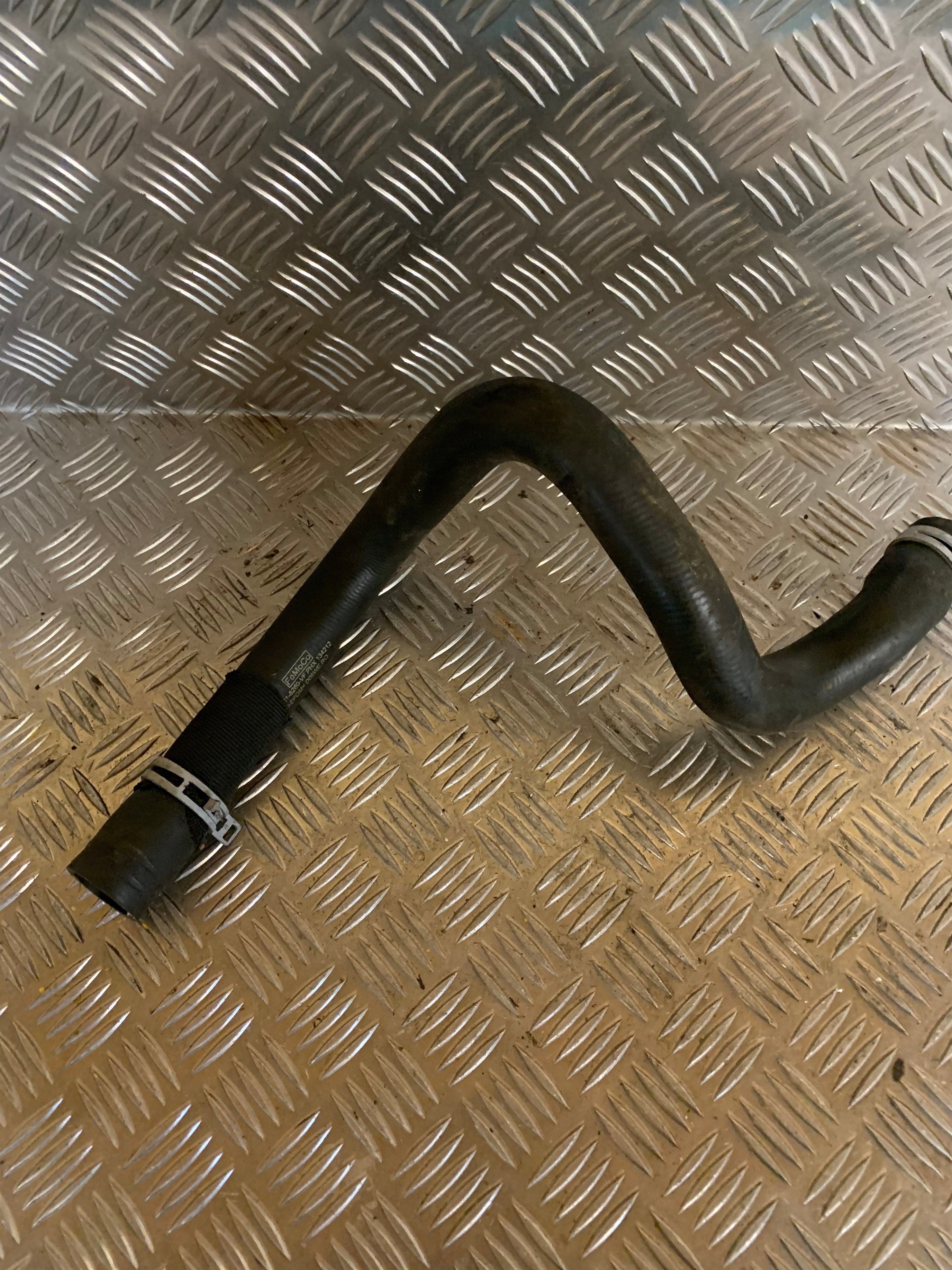 Ford C-Max 2 Køler Slanger Med OEM Nr. CV618260VF Fra Ford Ophugger