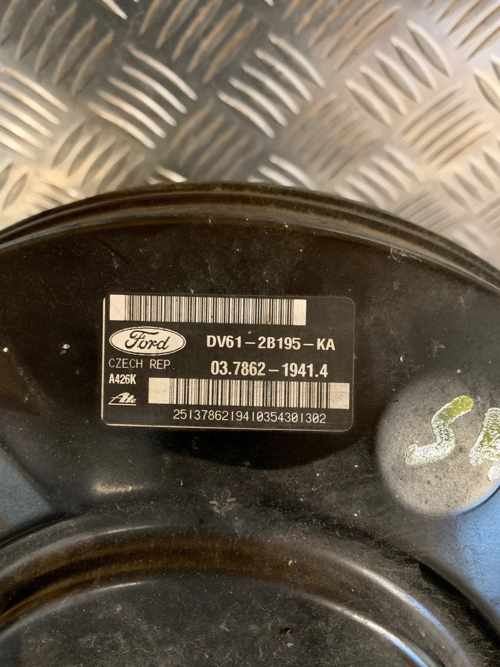 Ford C-Max 2 Bremseforstærker Med OEM Nr. DV61786219414 Fra Ford Ophugger