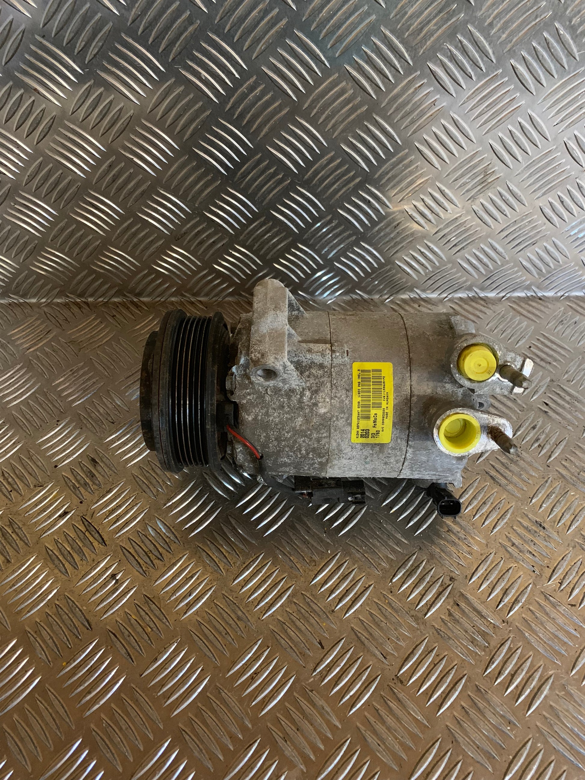 Ford C‑Max 2 Aircondition Pumpe Med OEM Nr. CU6119D629FE Fra Ford Ophugger