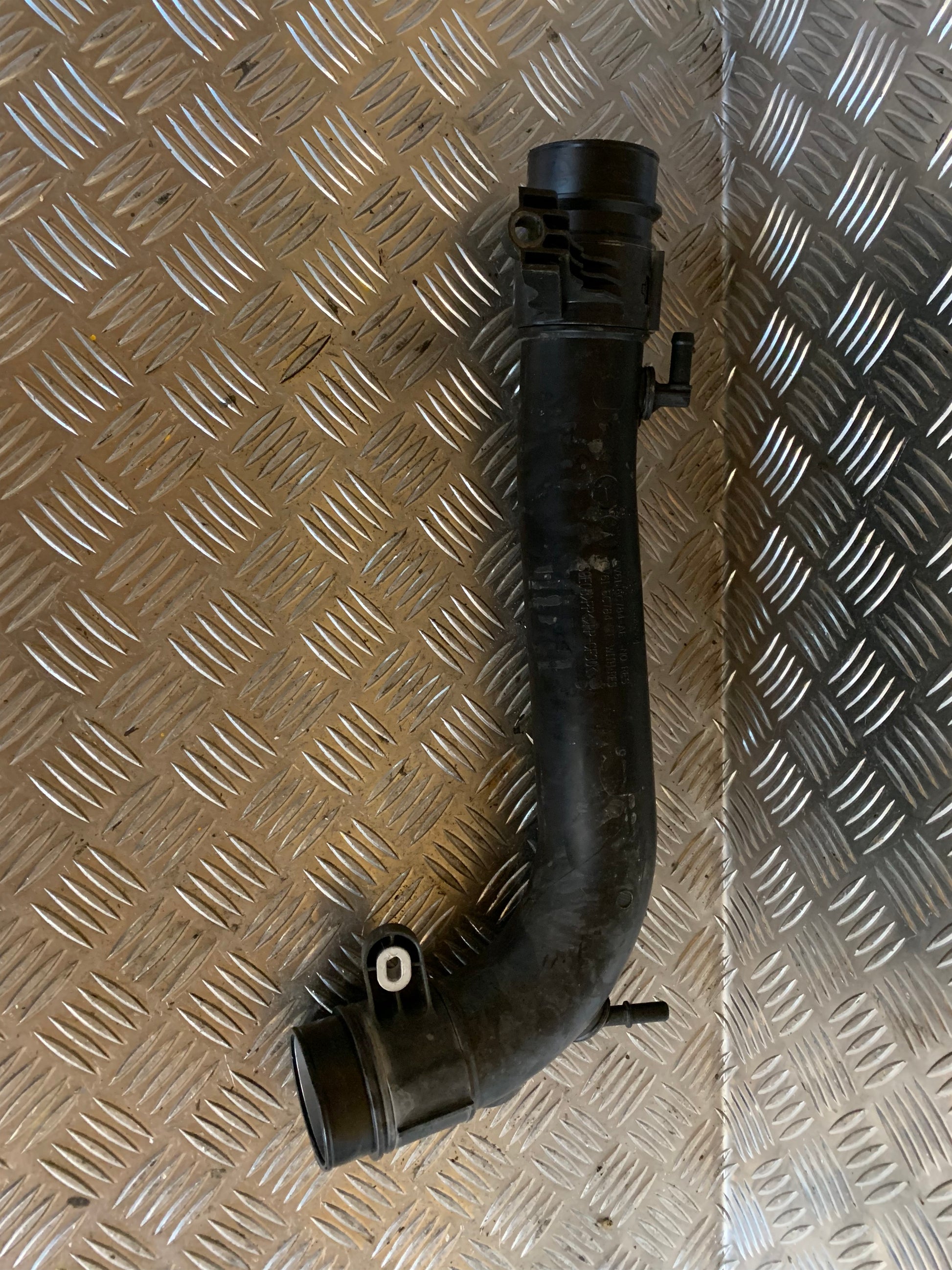 Ford C‑Max 2 Turbo/Intercool. Slanger Med OEM Nr. CV615C784AE Fra Ford Ophugger