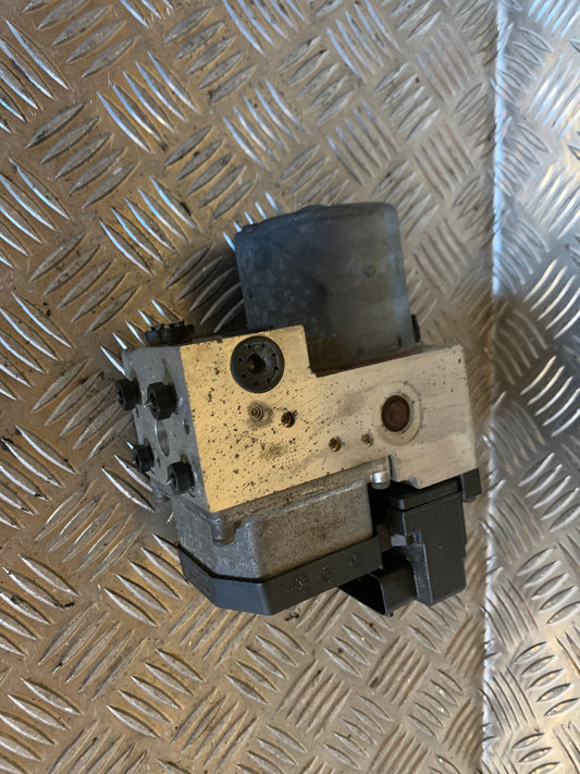 Audi A6 4B Abs Pumpe Med OEM Nr. 8E0614111N Fra Audi Ophugger