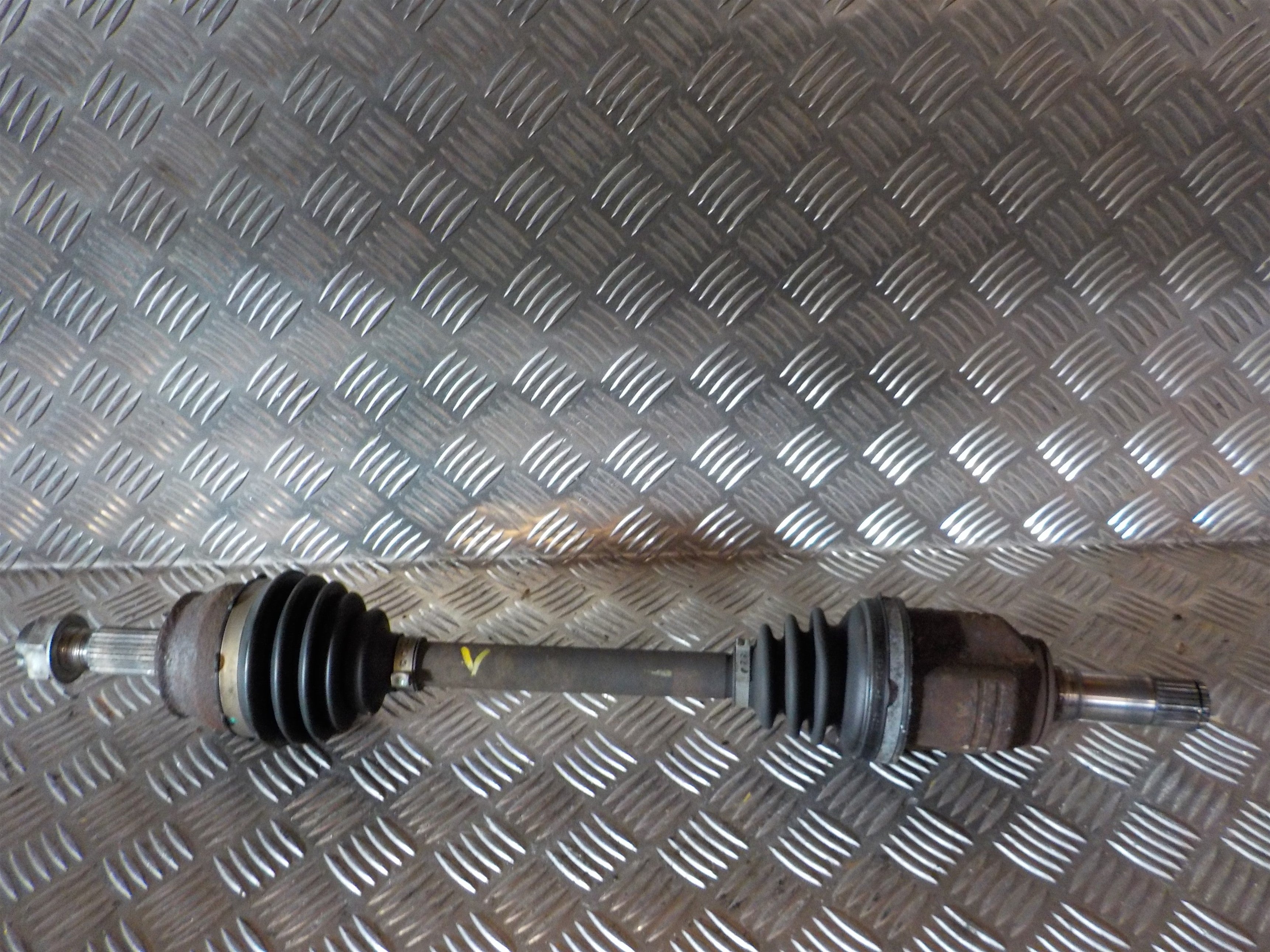 Fiat Punto Evo Trækaksel For V Med OEM Nr. Ophugger Fra Fiat Ophugger