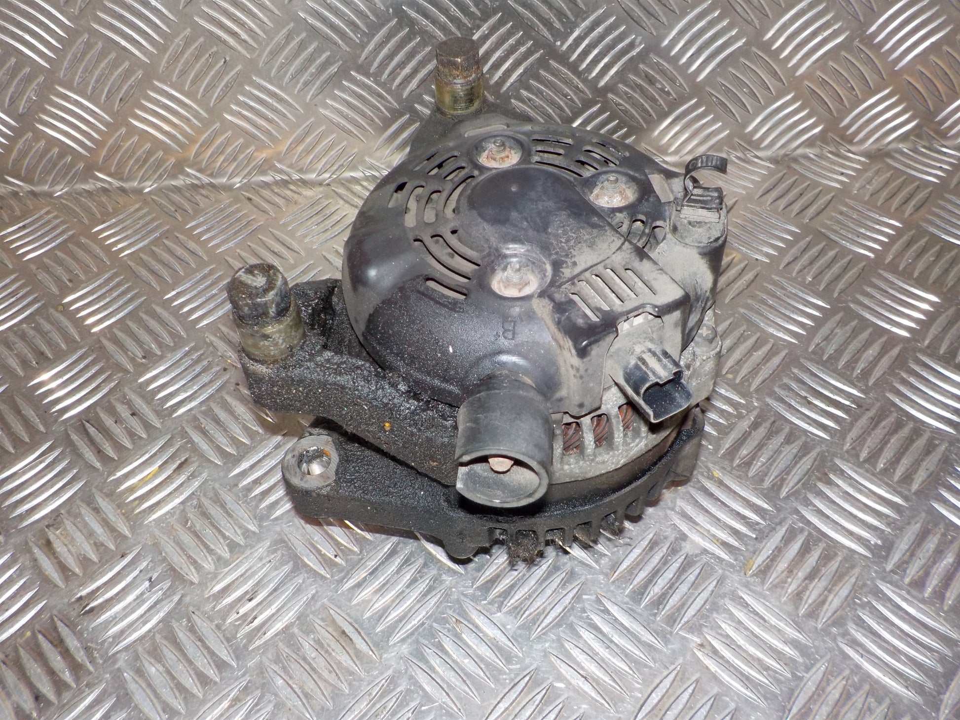 Peugeot 206 Generator Med OEM Nr. 57058G Fra Peugeot Ophugger