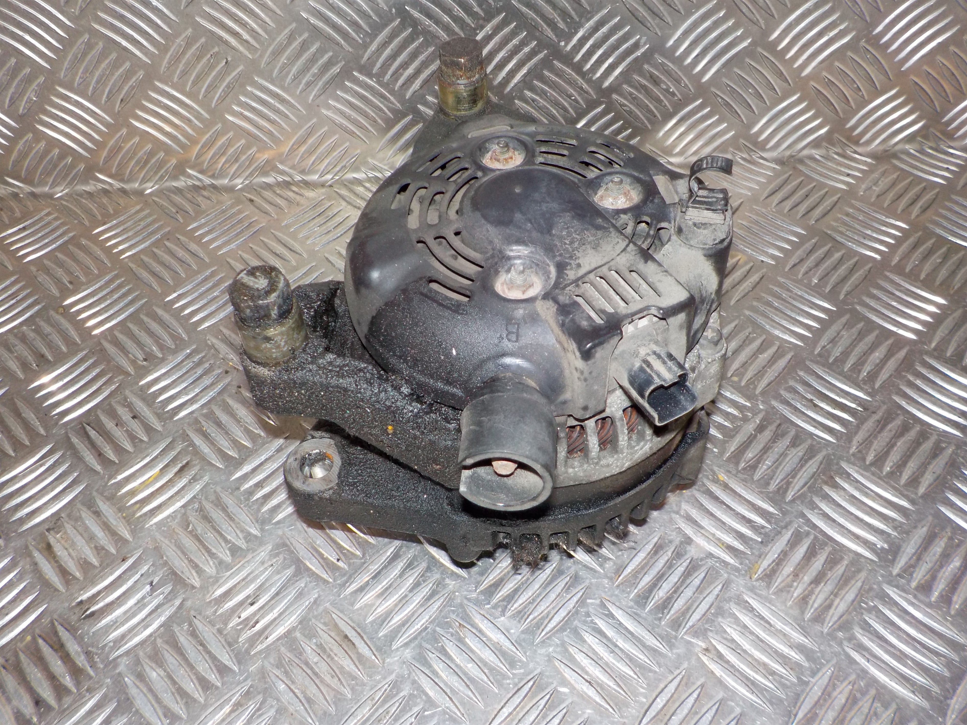 Peugeot 206 Generator Med OEM Nr. 96460668 Fra Peugeot Ophugger