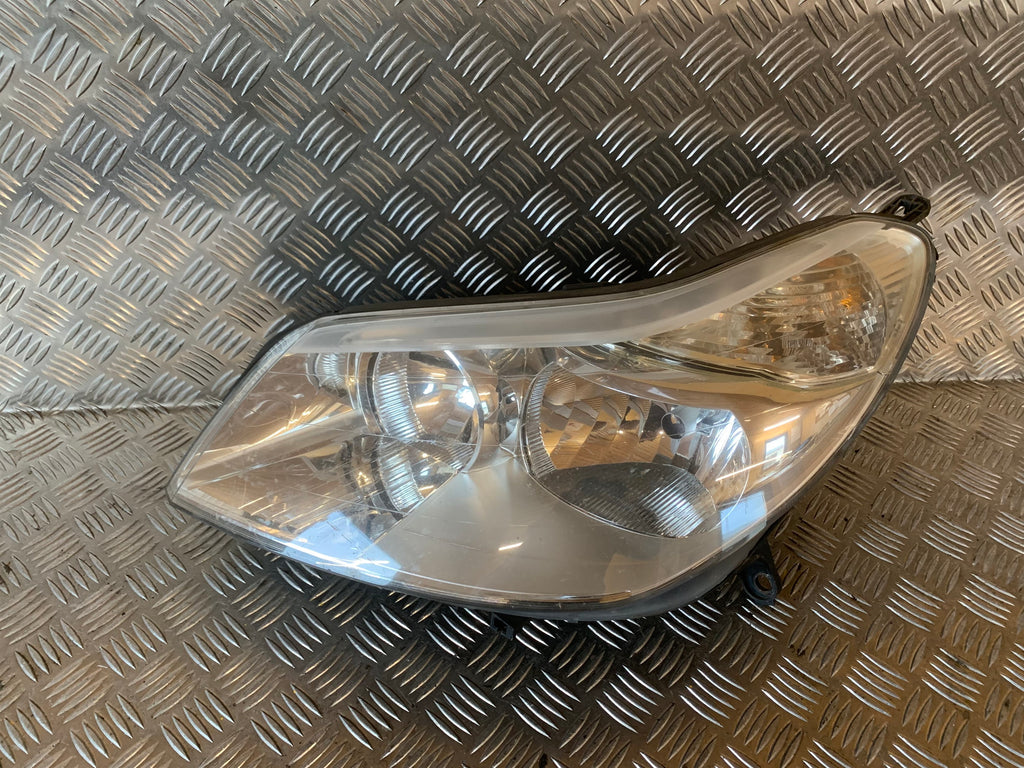 Citroen C5 Forlygte Med OEM Nr. 620843 Fra Citroen Ophugger