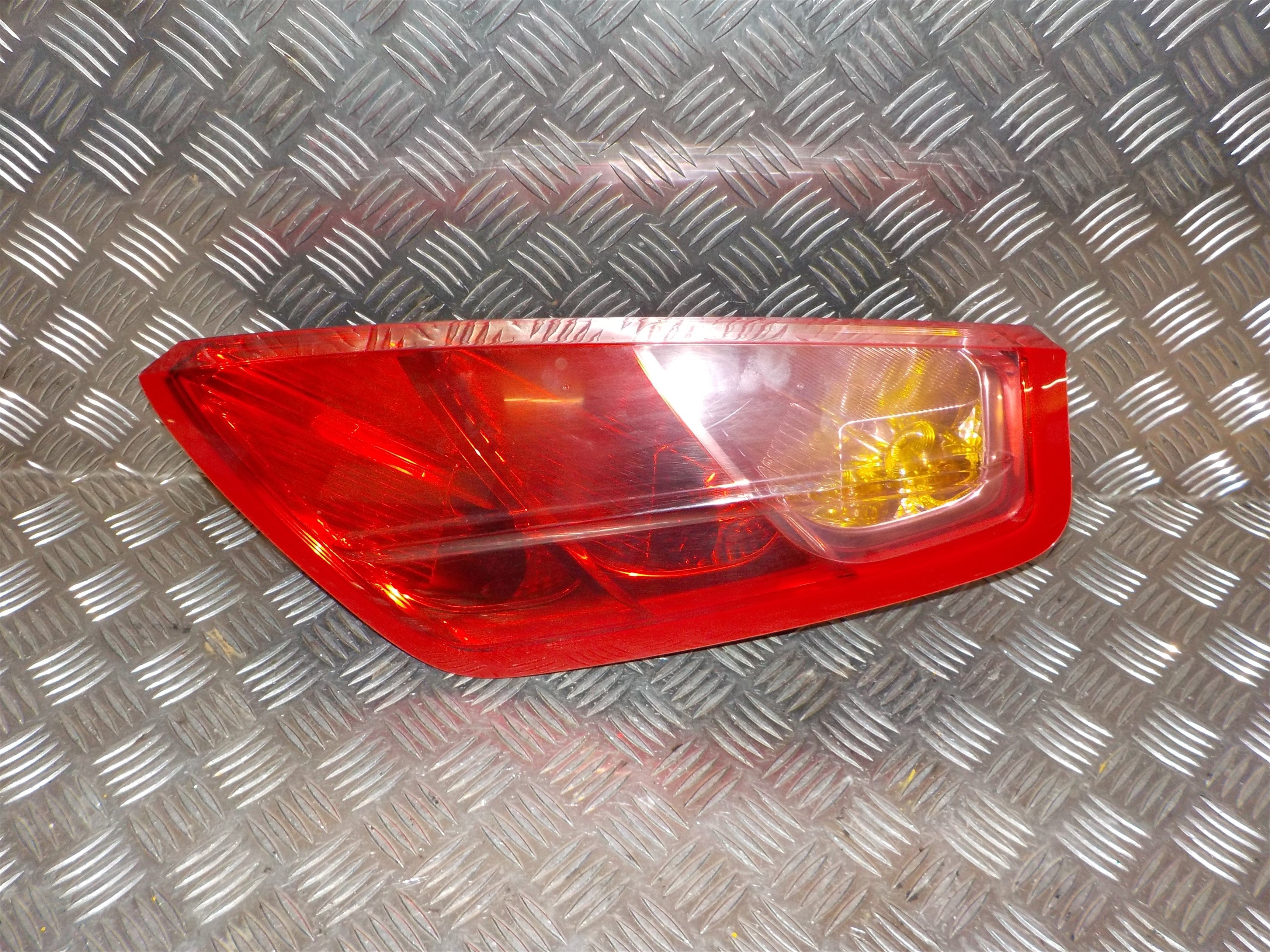 Fiat Grande Punto Baglygte Med OEM Nr. Ophugger Fra Fiat Ophugger