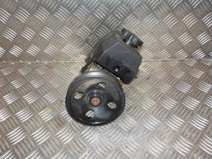 Mercedes C W203 Servopumpe Med OEM Nr. A0024668301 Fra Mercedes Ophugger