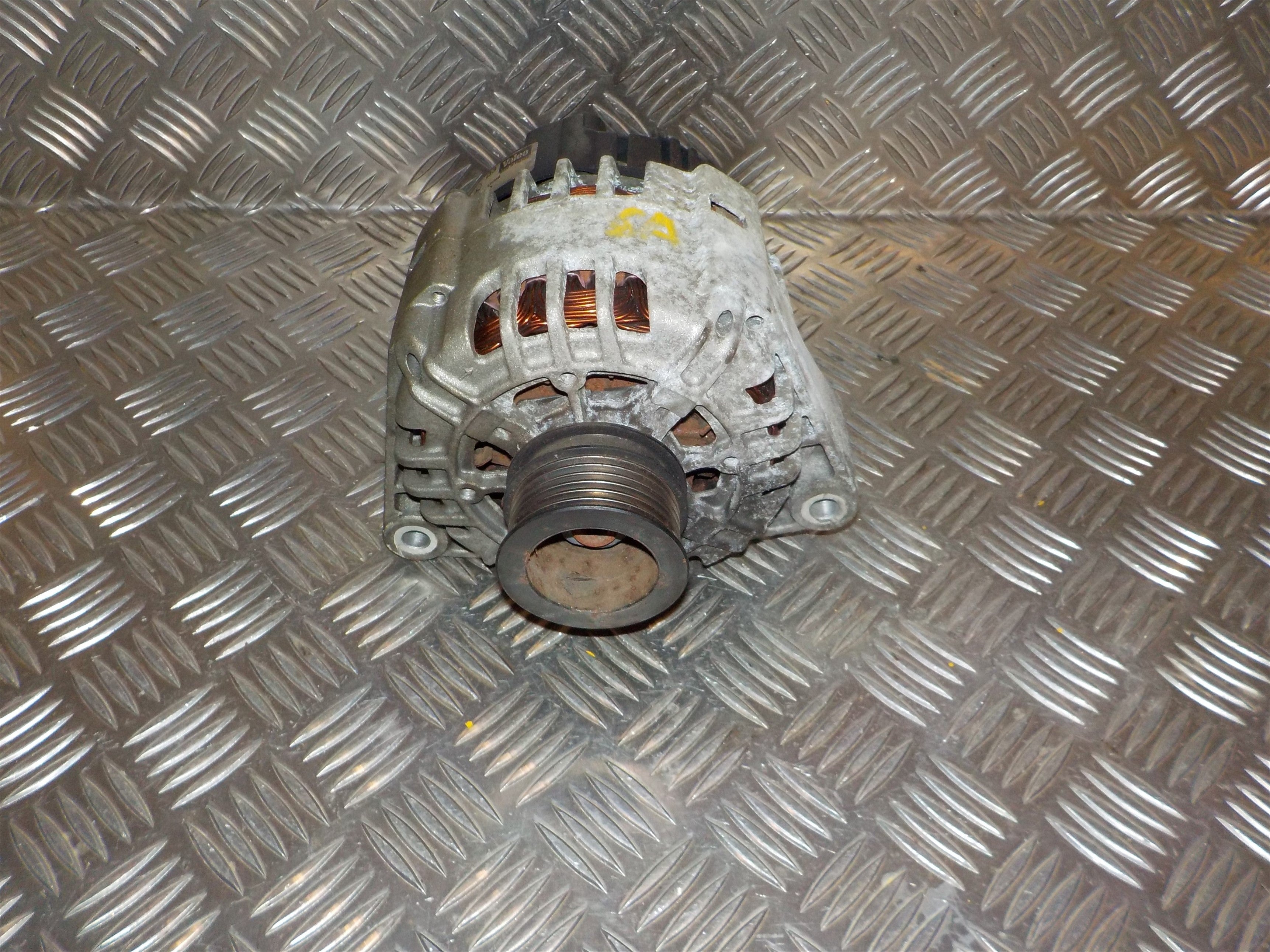 Mercedes C W203 Generator Med OEM Nr. 0124515046 Fra Mercedes Ophugger