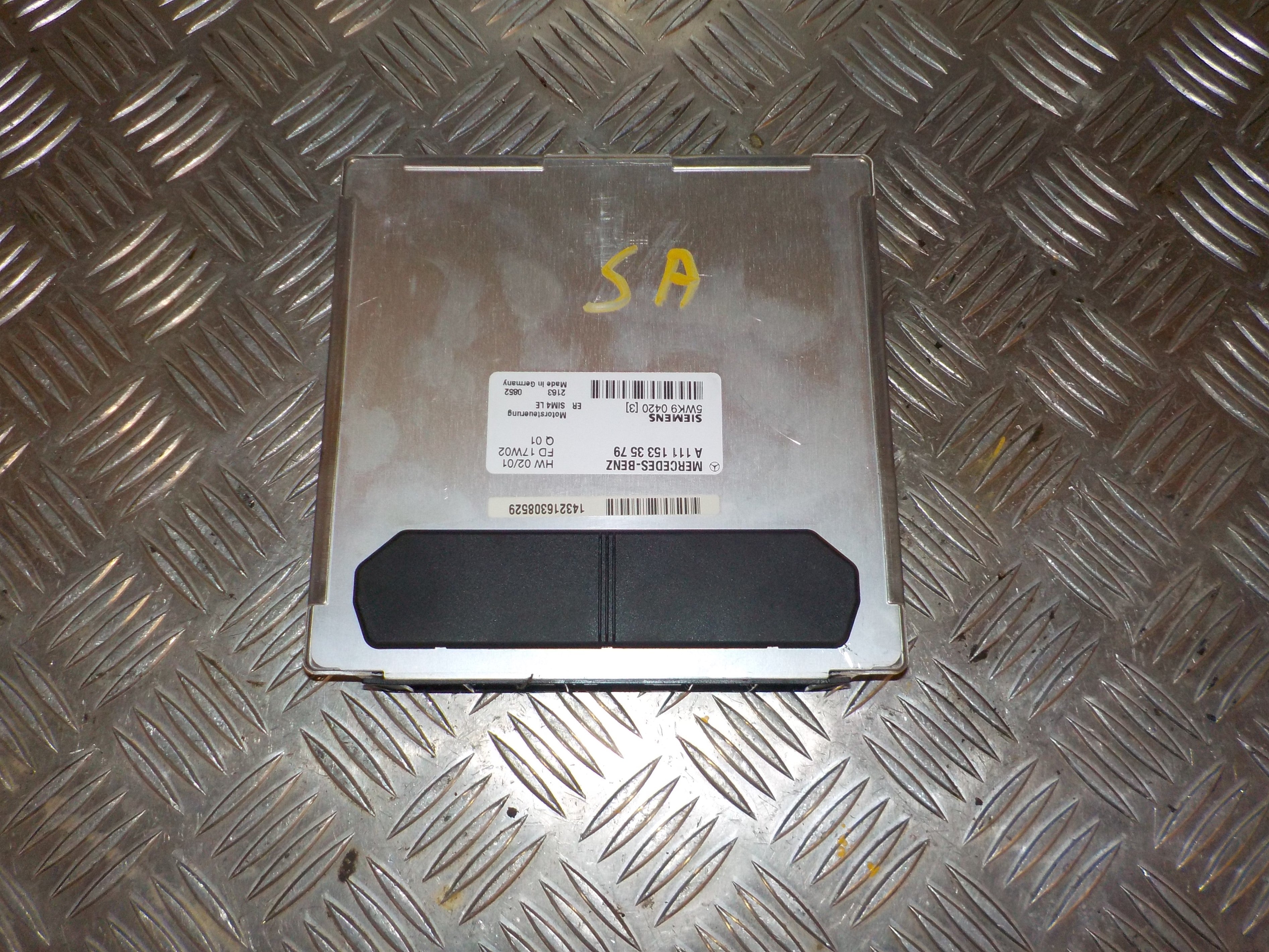 Mercedes C W203 Motorstyring - Motorstyreboks - Injection Elboks Med OEM Nr. A1111532679 Fra Mercedes Ophugger