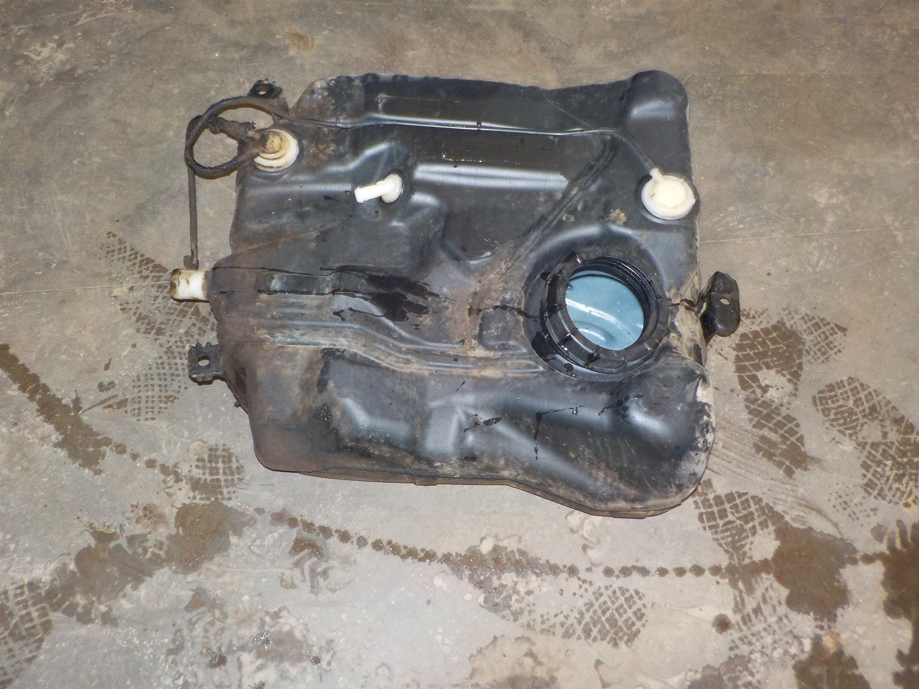 Ford Focus Tank Med OEM Nr. 1435536 Fra Ford Ophugger
