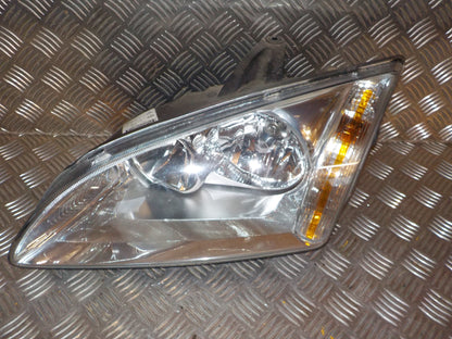 Ford Focus Forlygte Med OEM Nr. 1480990 Fra Ford Ophugger