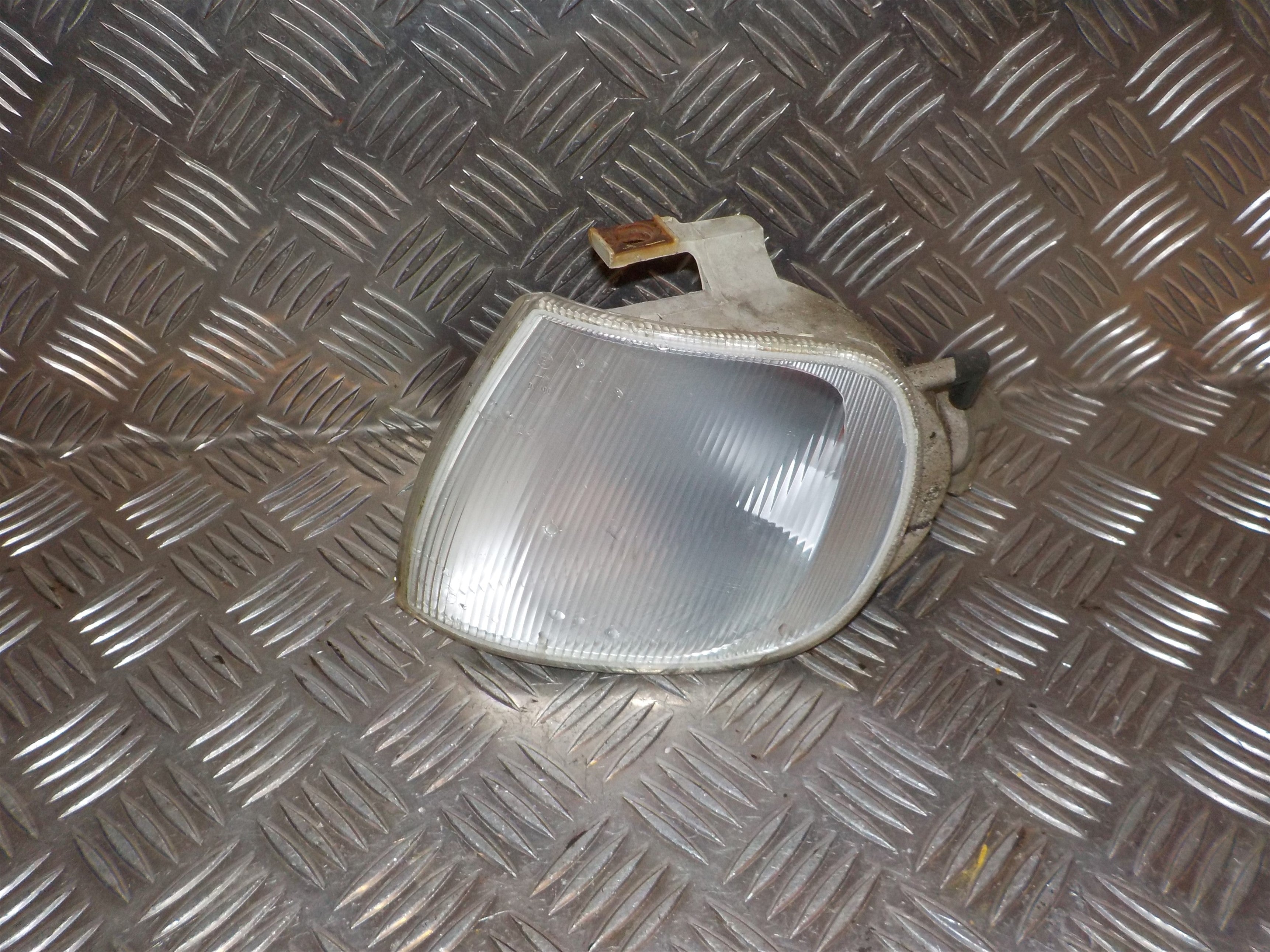 VW Polo 3/5D 6N Blinklygte For Med OEM Nr. Ophugger Fra VW Ophugger