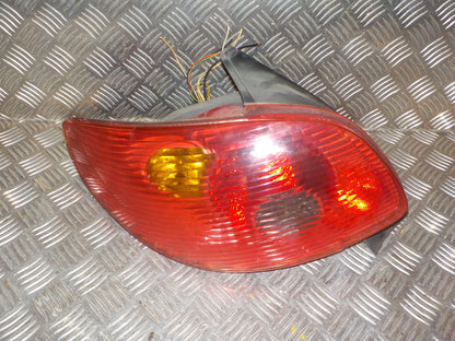 Peugeot 206 Baglygte Med OEM Nr. Ophugger Fra Peugeot Ophugger