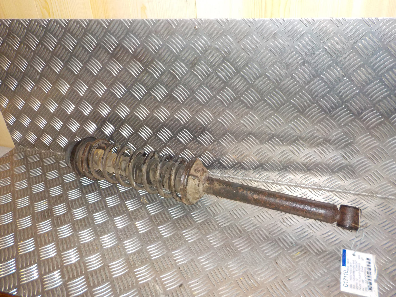 Ford Fiesta 4+5 Fjederben Bag H Med OEM Nr. Ophugger Fra Ford Ophugger