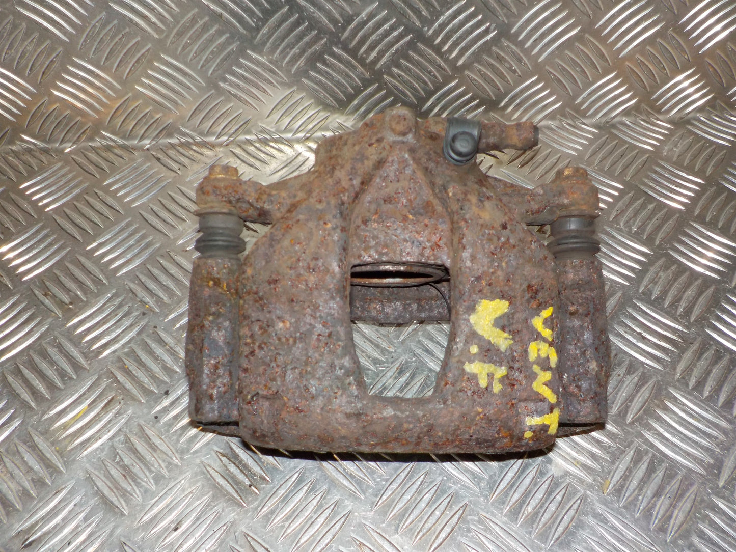 Opel Corsa D Bremsekaliber VF Med OEM Nr. 93189801 Fra Opel Ophugger