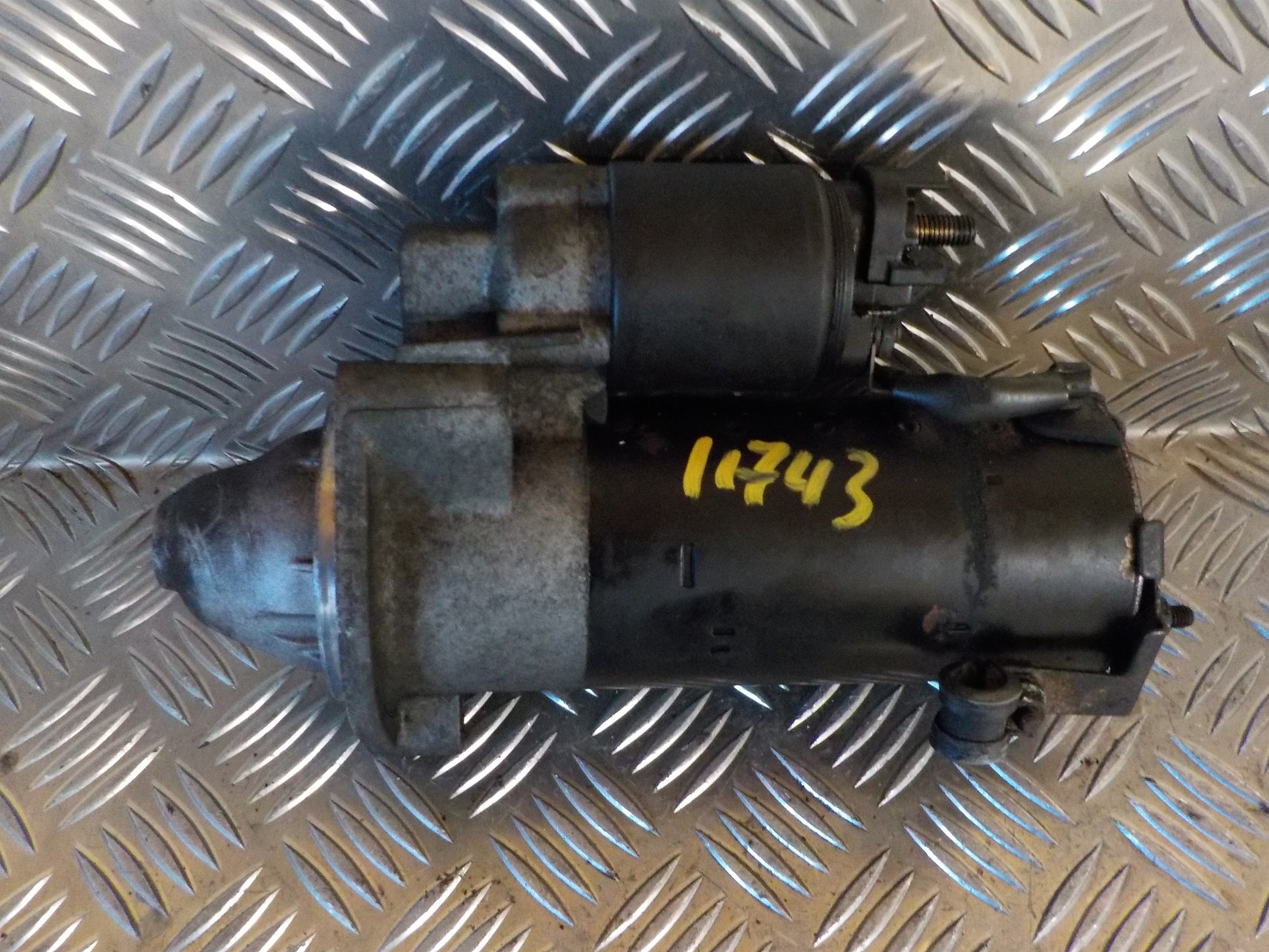 VW Passat 3B Starter Med OEM Nr. Ophugger Fra VW Ophugger