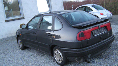 Seat Cordoba Pluk-Selv-Bil Med OEM Nr. Ophugger Fra Seat Ophugger