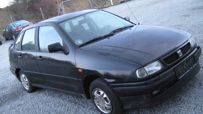 Seat Cordoba Pluk-Selv-Bil Med OEM Nr. Ophugger Fra Seat Ophugger
