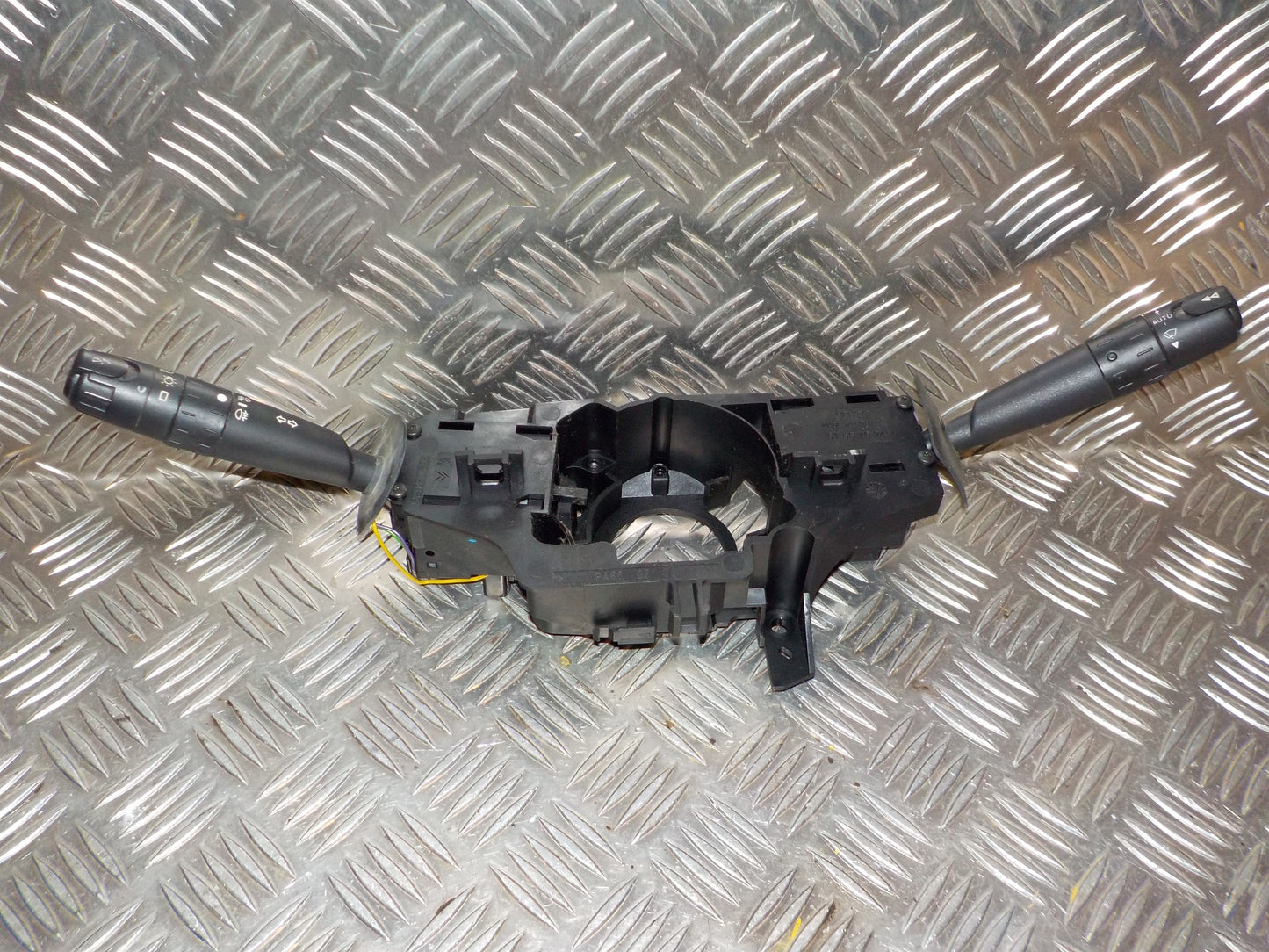 Peugeot 607 Kontakt Combi Med OEM Nr. Ophugger Fra Peugeot Ophugger