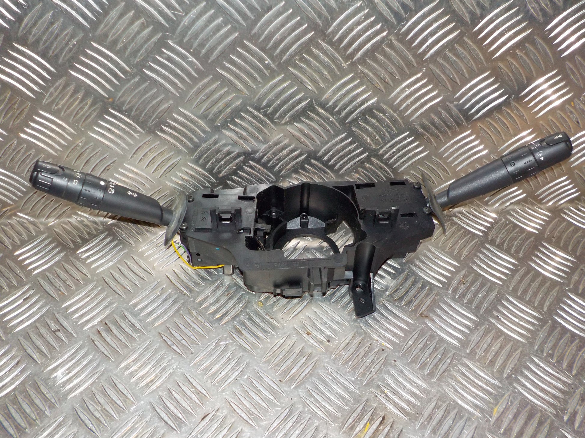 Peugeot 607 Kontakt Combi Med OEM Nr. Ophugger Fra Peugeot Ophugger