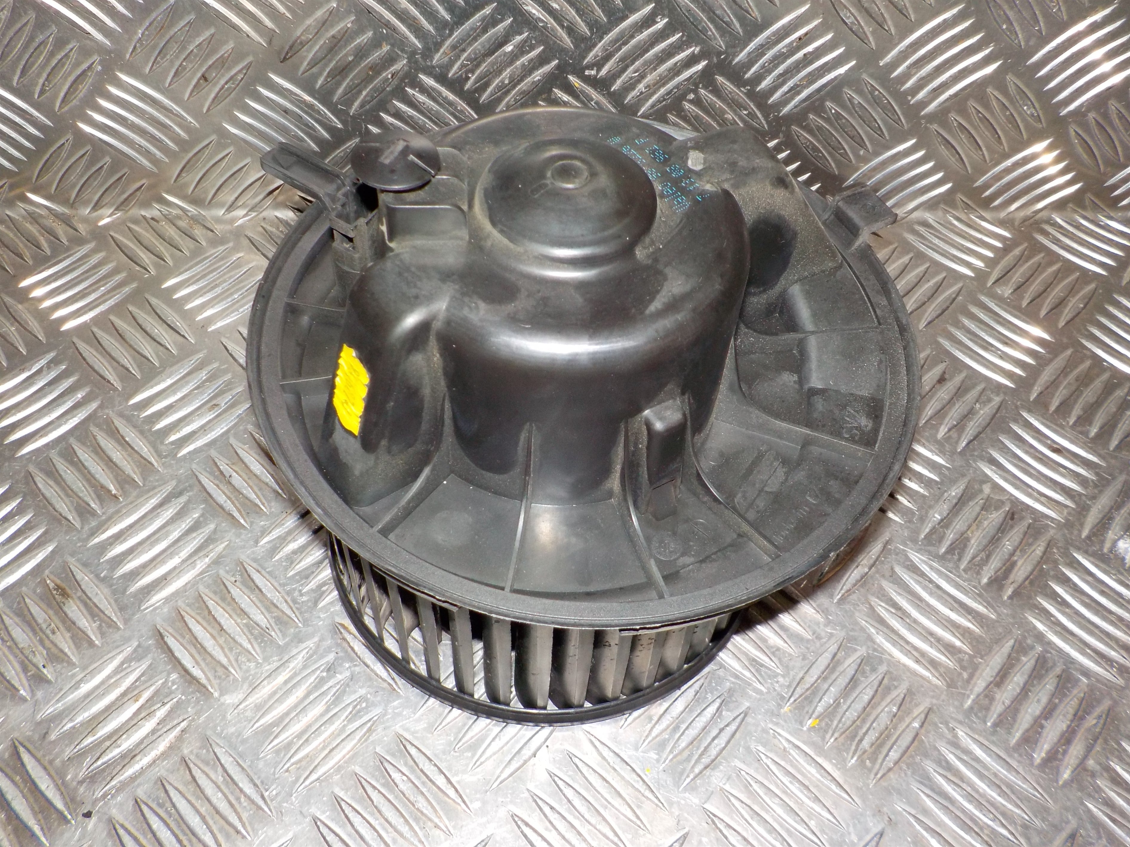 VW Caddy 2K Varmeblæser Med OEM Nr. 1K1819015 Fra VW Ophugger