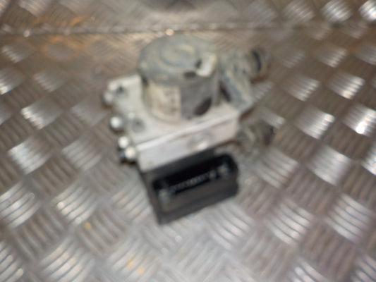 VW Caddy 2K Abs Pumpe Med OEM Nr. 2K0907379A Fra VW Ophugger