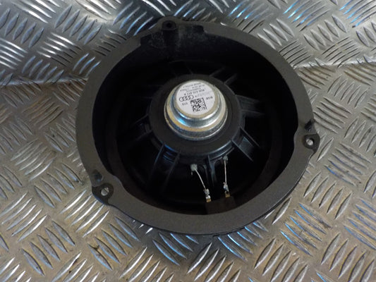 Audi Q3 8U Højttaler Med OEM Nr. 8U0035411A Fra Audi Ophugger