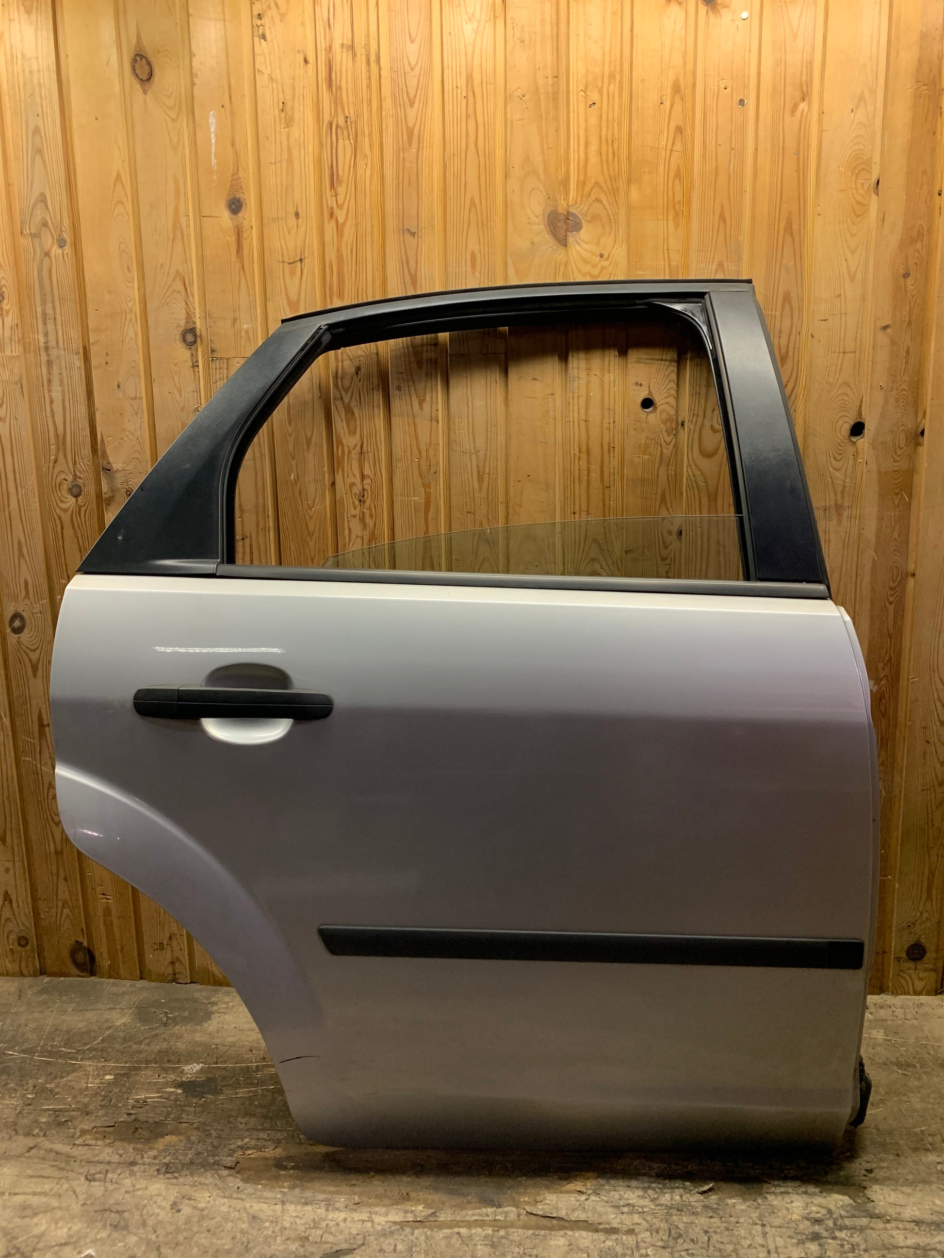 Ford Focus Bagdør H Med OEM Nr. 1505762 Fra Ford Ophugger