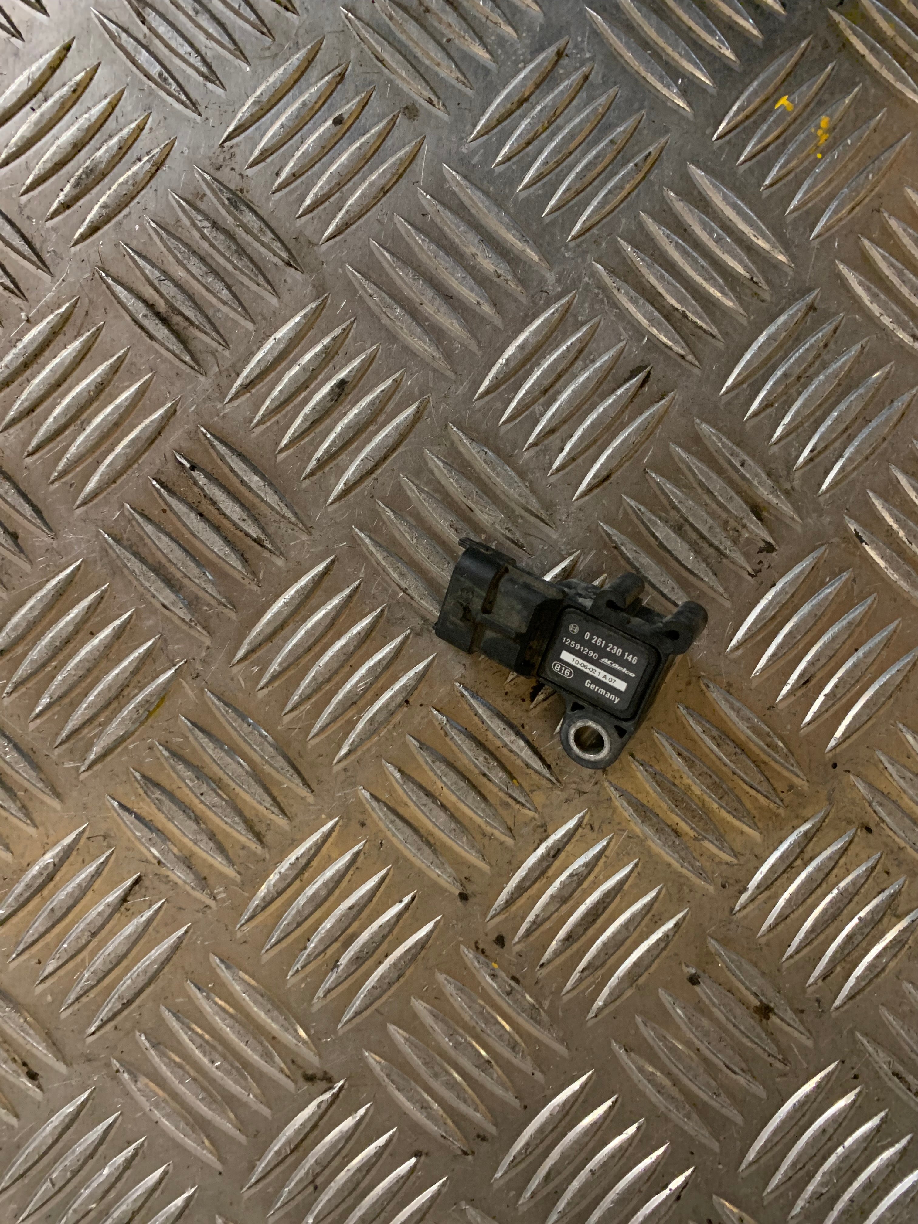 Opel Corsa D Map Sensor Med OEM Nr. 0261230146 Fra Opel Ophugger
