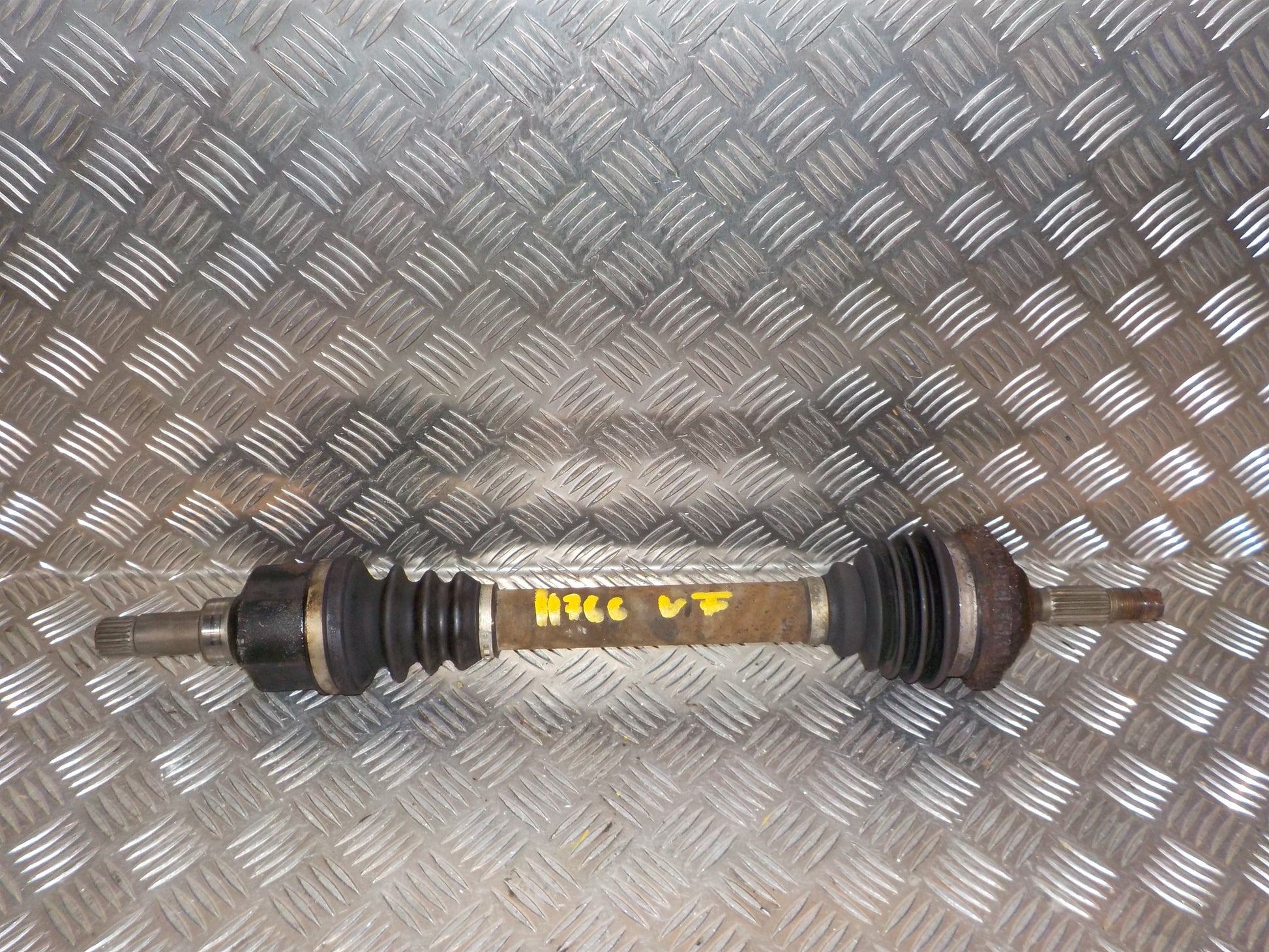 Peugeot 206 Trækaksel For V Med OEM Nr. 32723C Fra Peugeot Ophugger