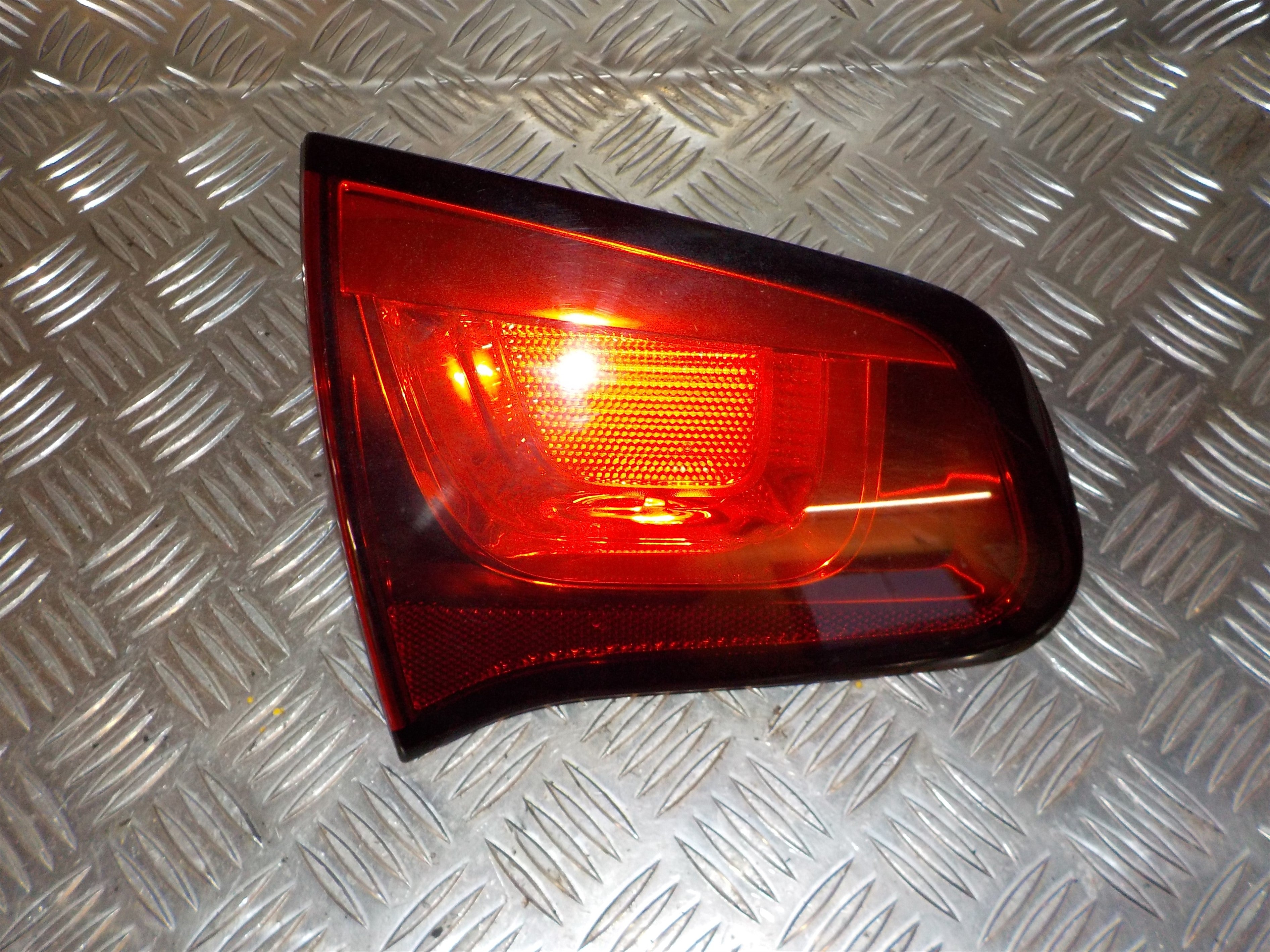 Citroen C3 II Baglygte Med OEM Nr. 9685225580 Fra Citroen Ophugger