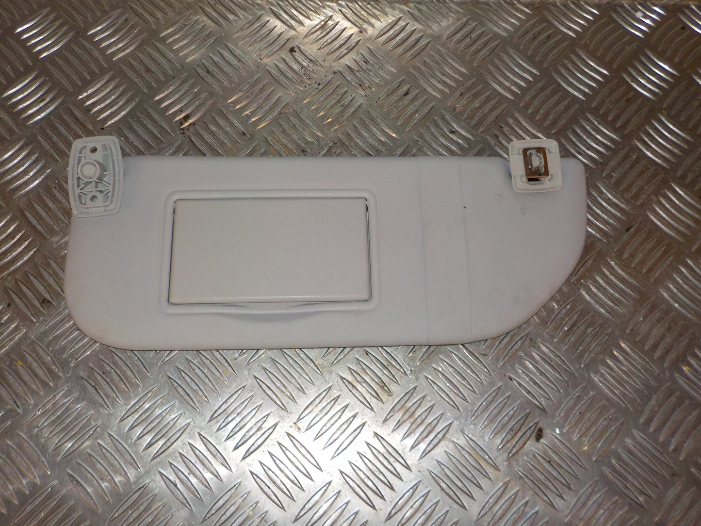 Citroen C3 II Solskærm Med OEM Nr. 16121658BJ Fra Citroen Ophugger