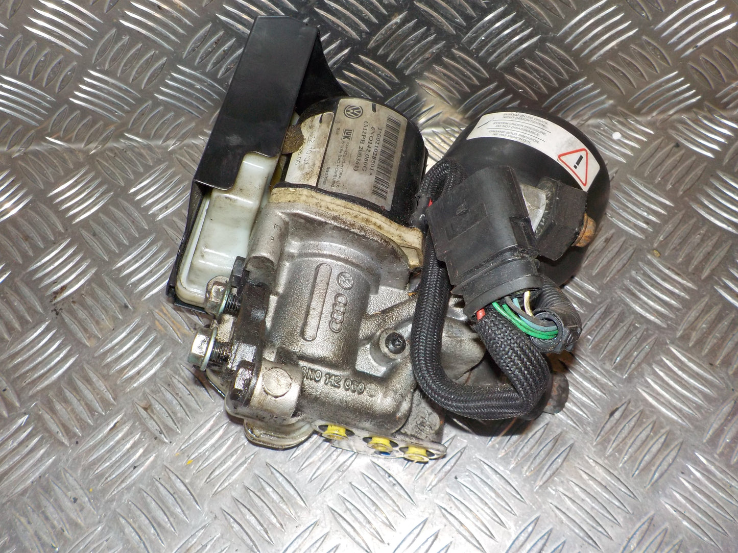 VW Lupo 6E/6X Gearskifte Med OEM Nr. 6N0142060G Fra VW Ophugger