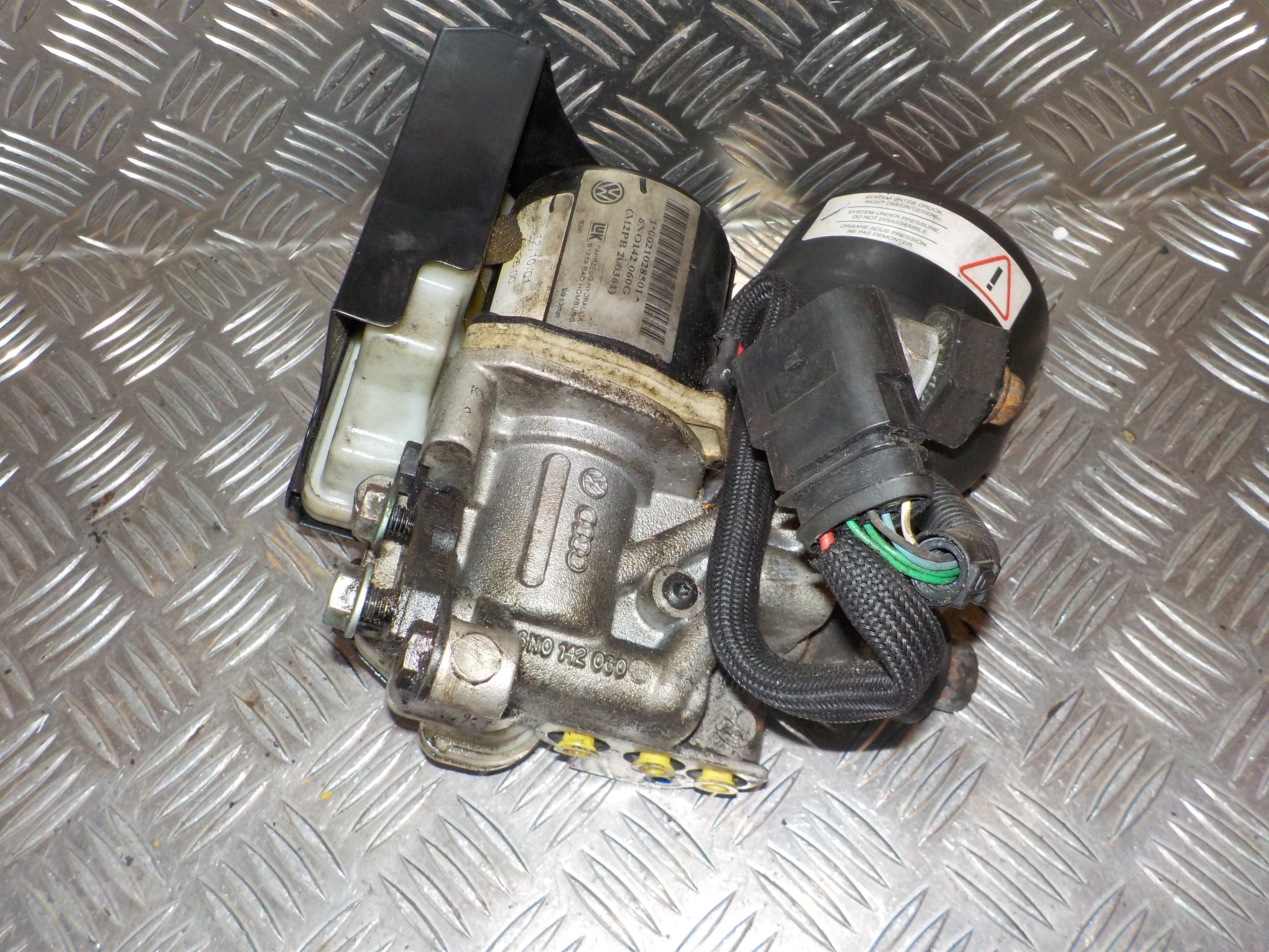VW Lupo 6E/6X Gearskifte Med OEM Nr. 6N0142060G Fra VW Ophugger