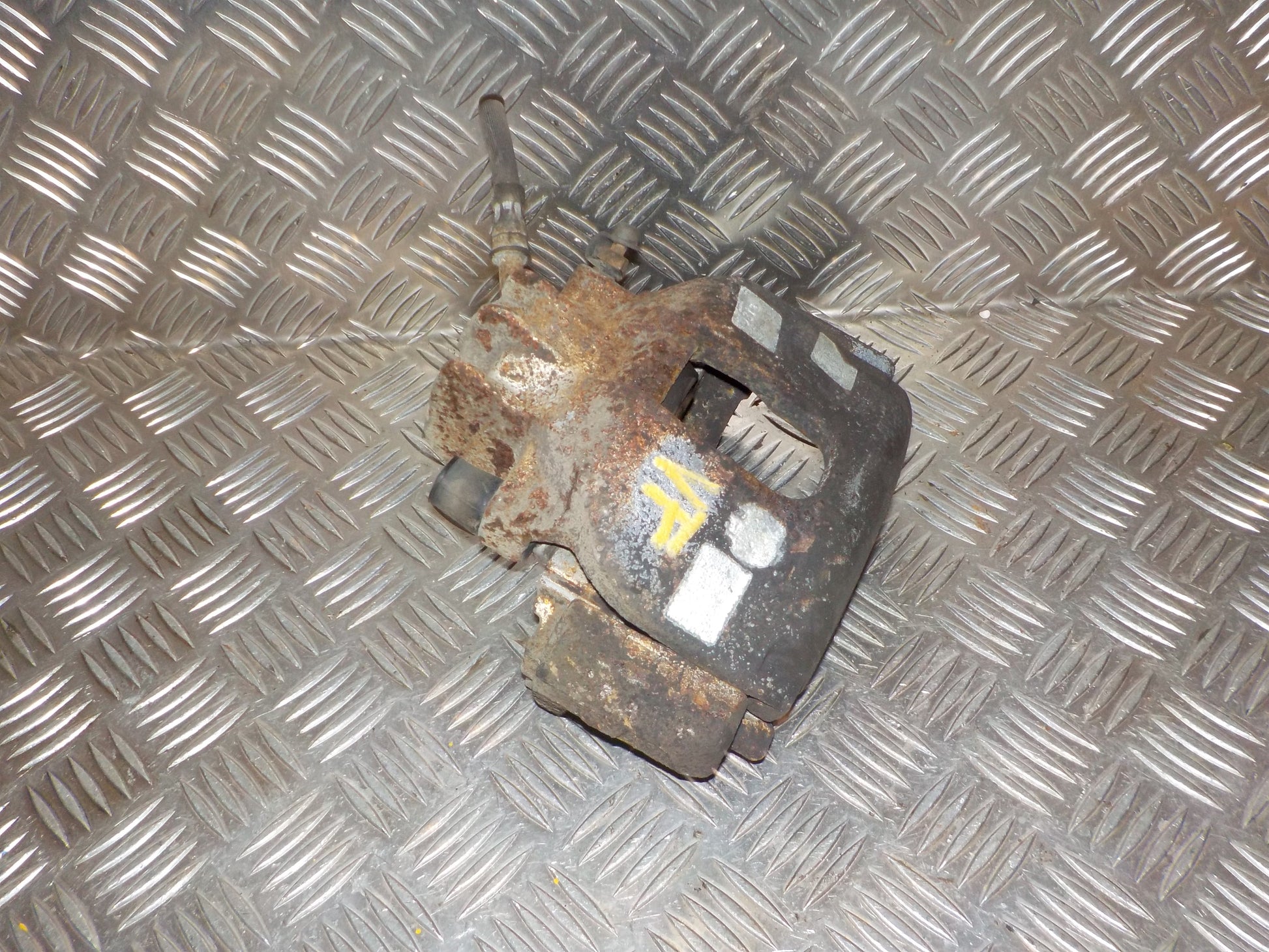 Volvo S60 Bremsekaliber VF Med OEM Nr. 8251315 Fra Volvo Ophugger