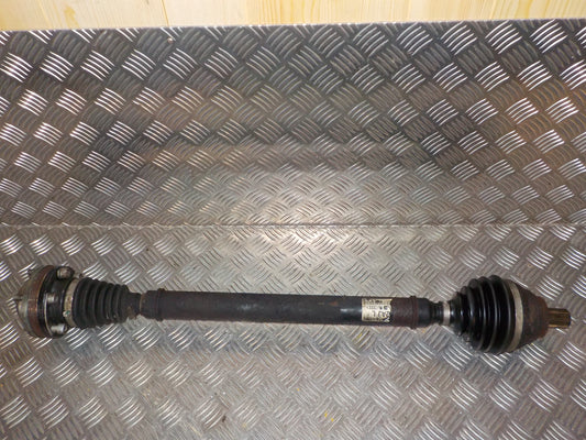 VW Passat 3C Trækaksel For H Med OEM Nr. 3C0407452AX Fra VW Ophugger