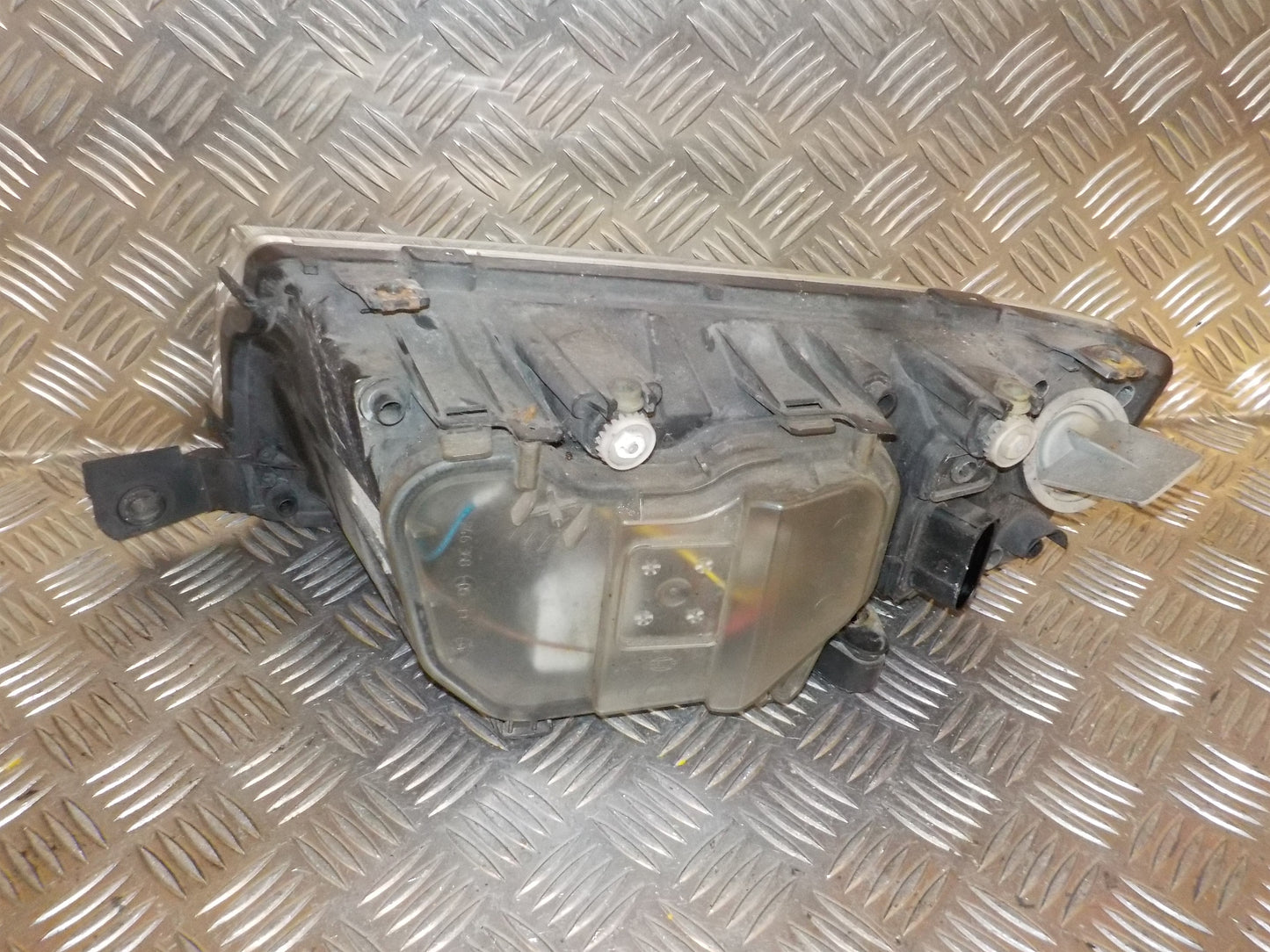 Skoda Fabia Forlygte Med OEM Nr. 6Y1941016H Fra Skoda Ophugger