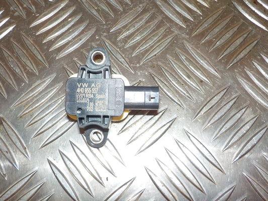 VW Polo 6C Airbag Føler Med OEM Nr. 4H0955557 Fra VW Ophugger