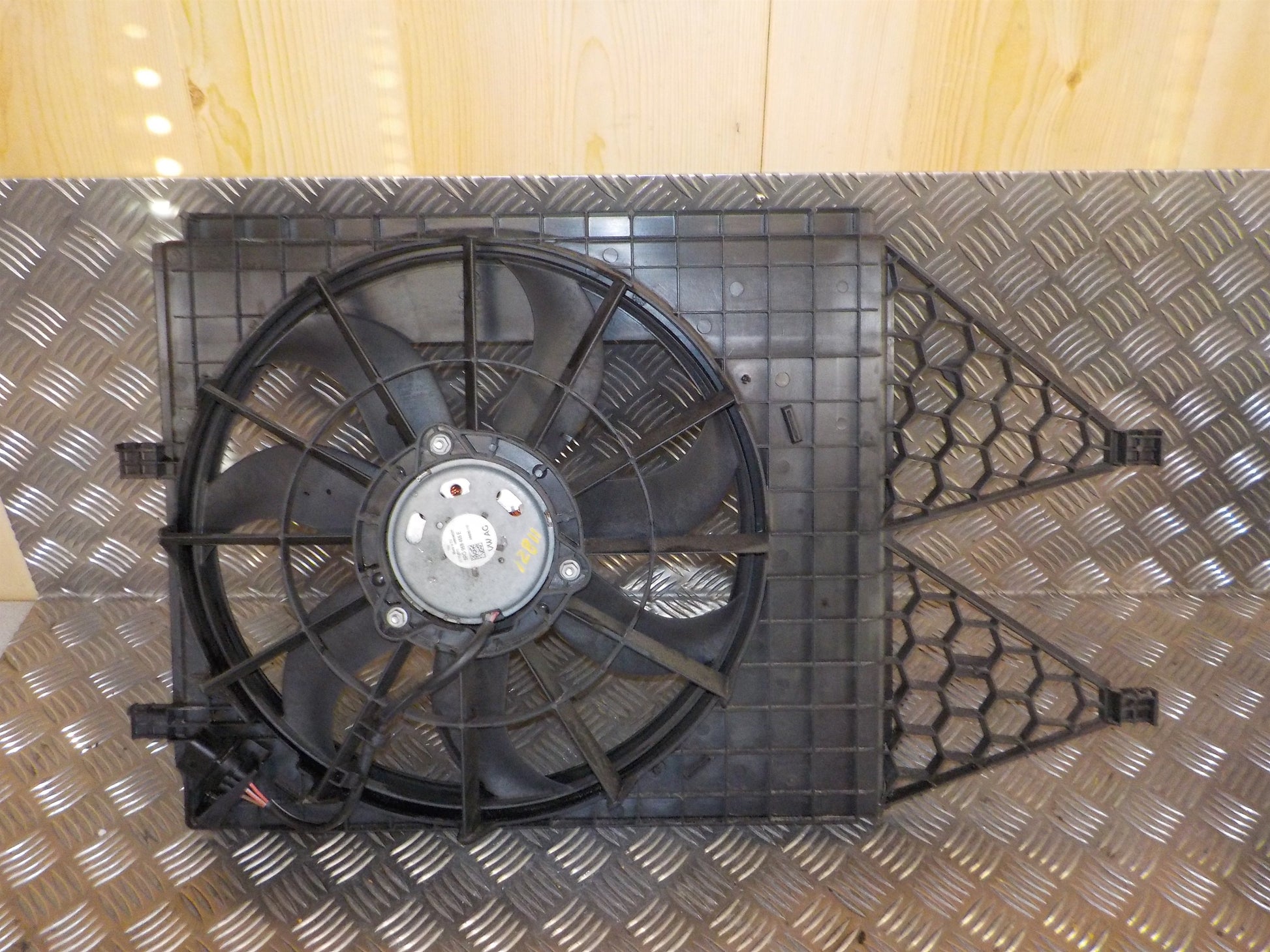 VW Polo 6C Kølerblæser El Med OEM Nr. 6R0959455E Fra VW Ophugger