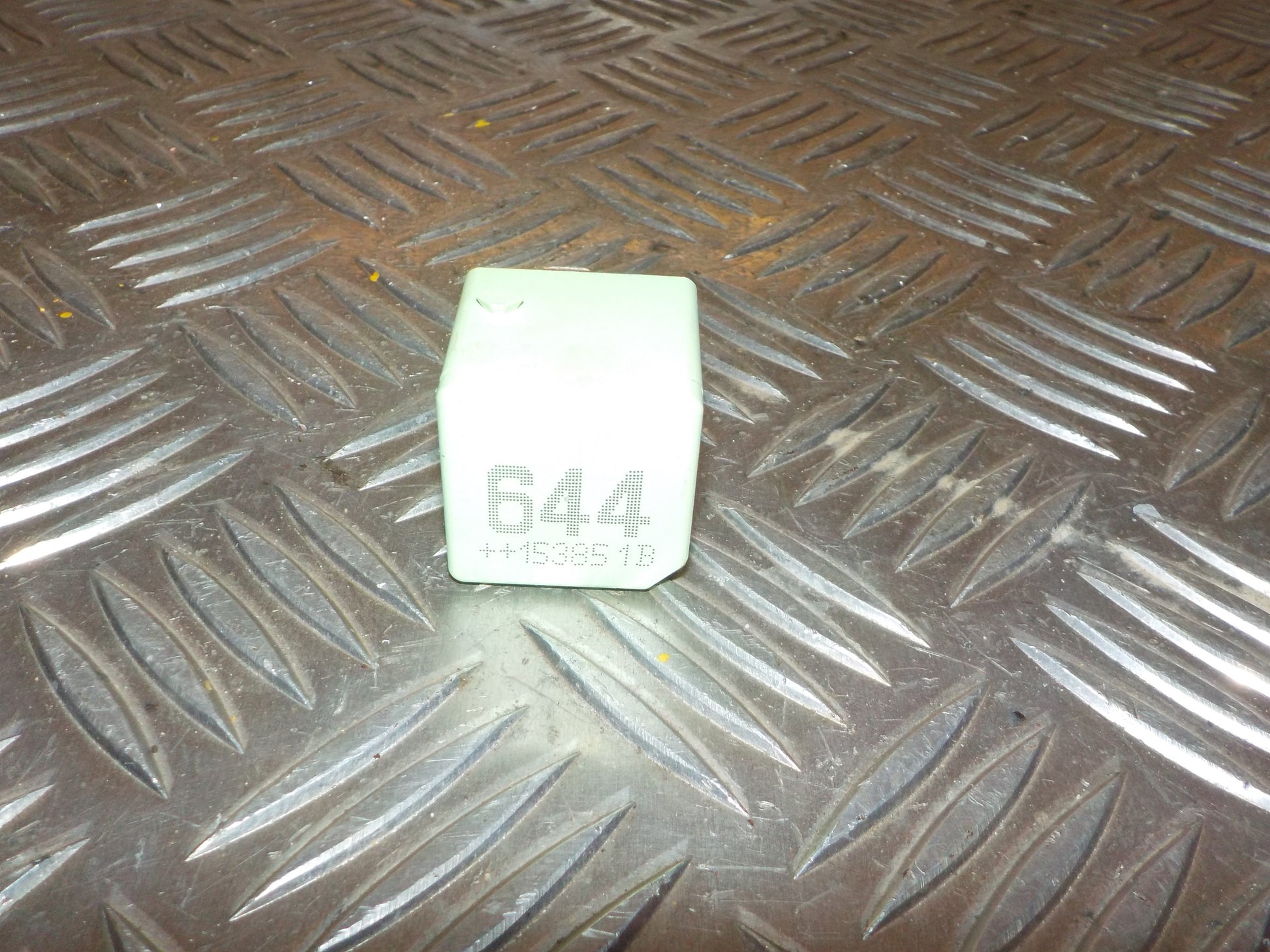 VW Polo 6C Relæ Diverse Med OEM Nr. 4H0951263 Fra VW Ophugger