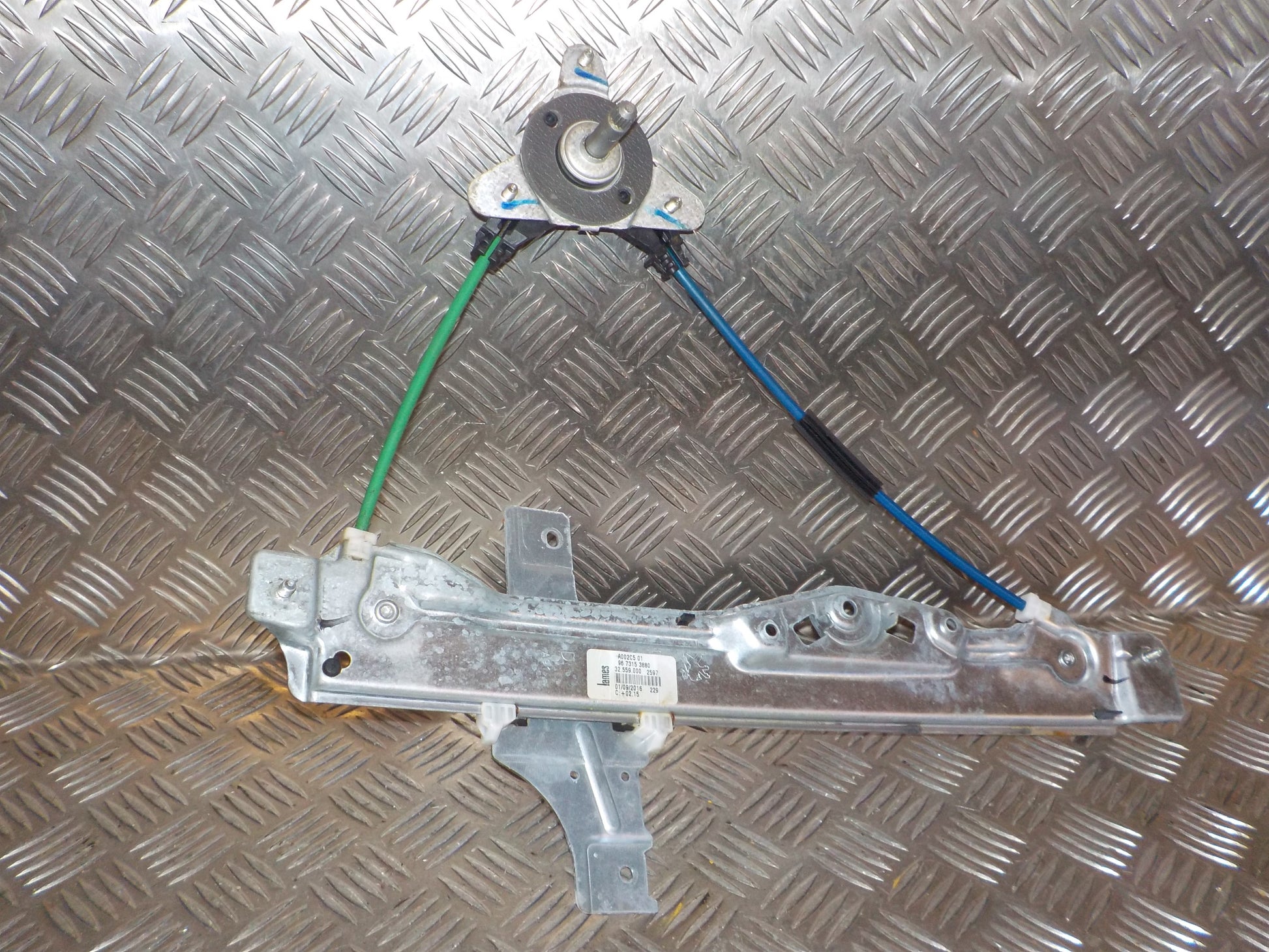 Peugeot 208 Rudemotor - Rudehejs Med OEM Nr. 9673153880 Fra Peugeot Ophugger