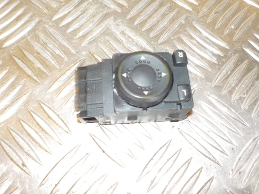 VW Golf 4 1J Kontakt Sidespejl Med OEM Nr. 3B1959565B Fra VW Ophugger