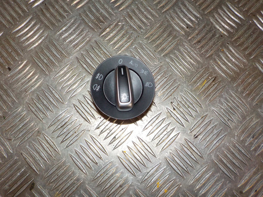 VW Passat 3C Kontakt Lys Med OEM Nr. 3C8941431A Fra VW Ophugger