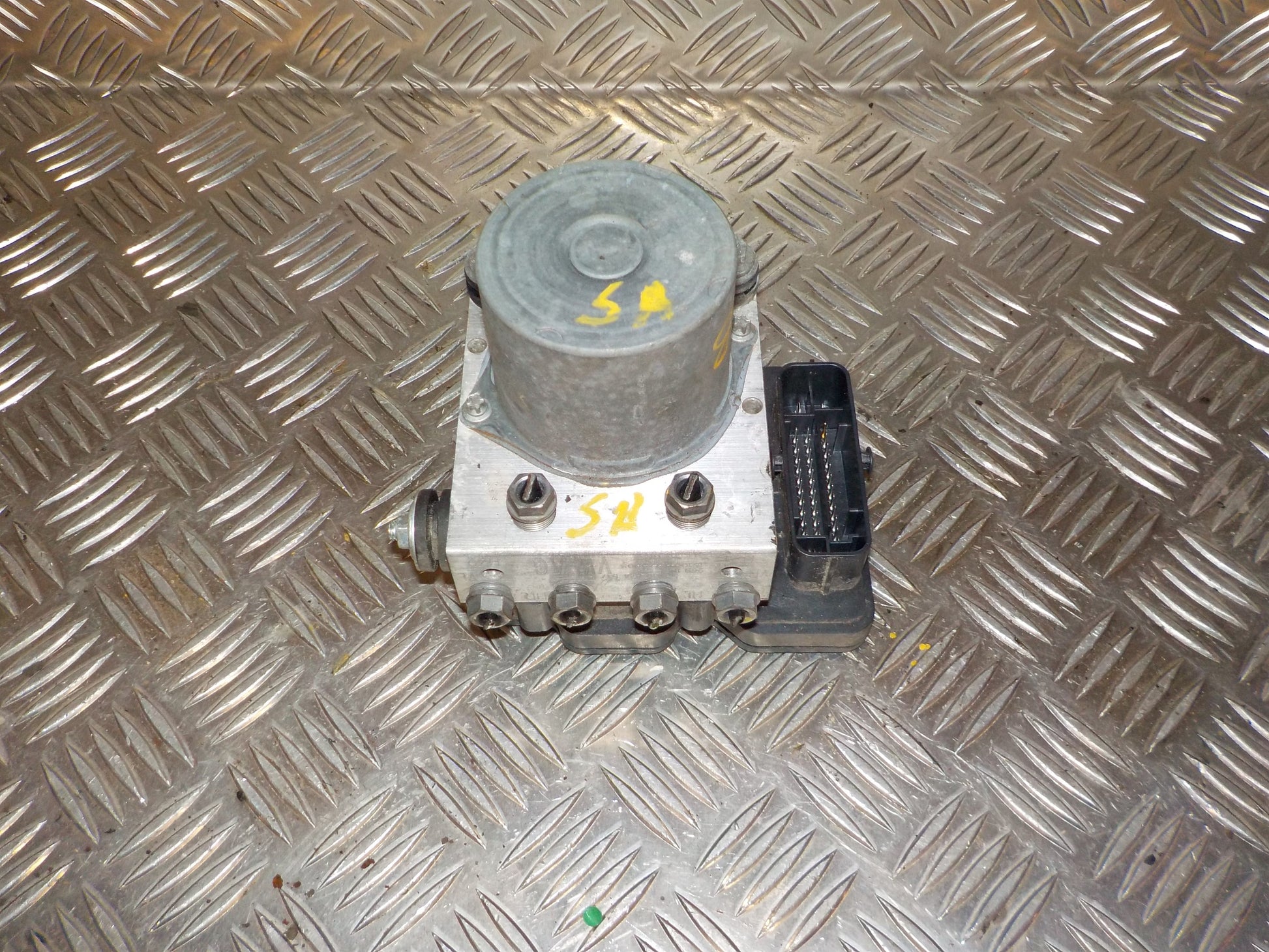VW Polo 6C Abs Pumpe Med OEM Nr. 6C0614517K Fra VW Ophugger